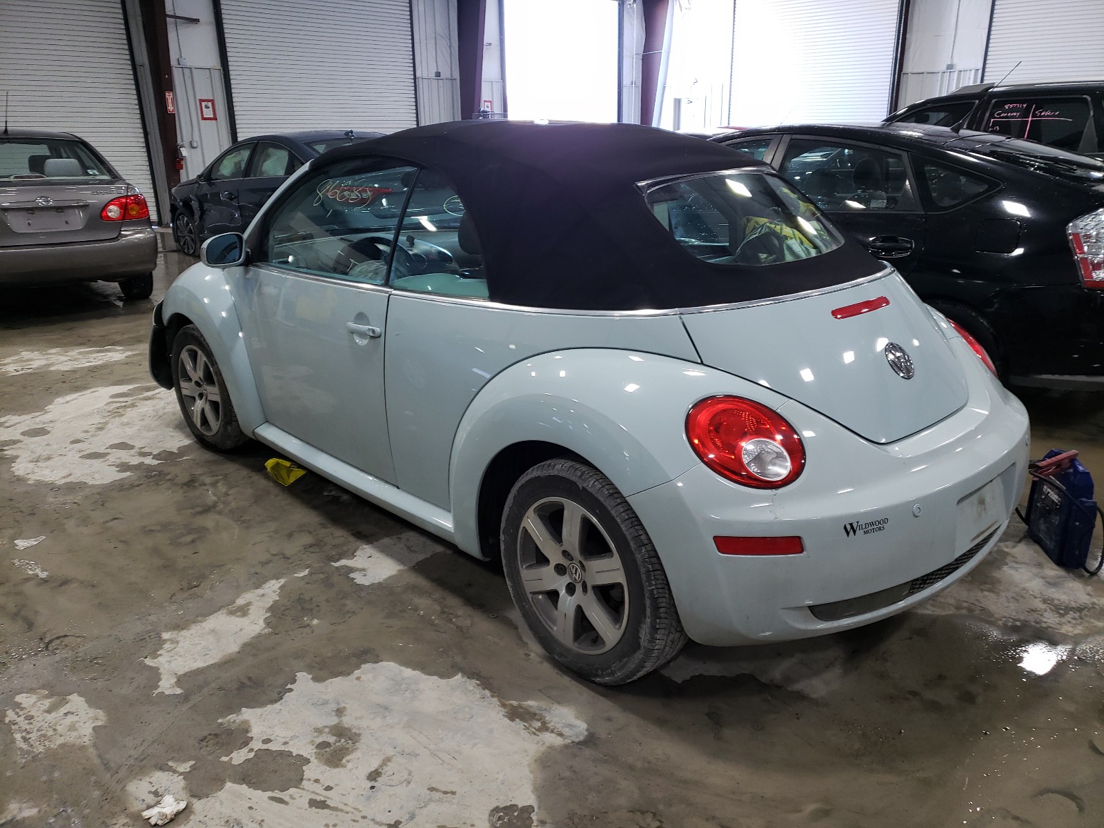 Photo 2 VIN: 3VWPF31Y66M322633 - VOLKSWAGEN NEW BEETLE 