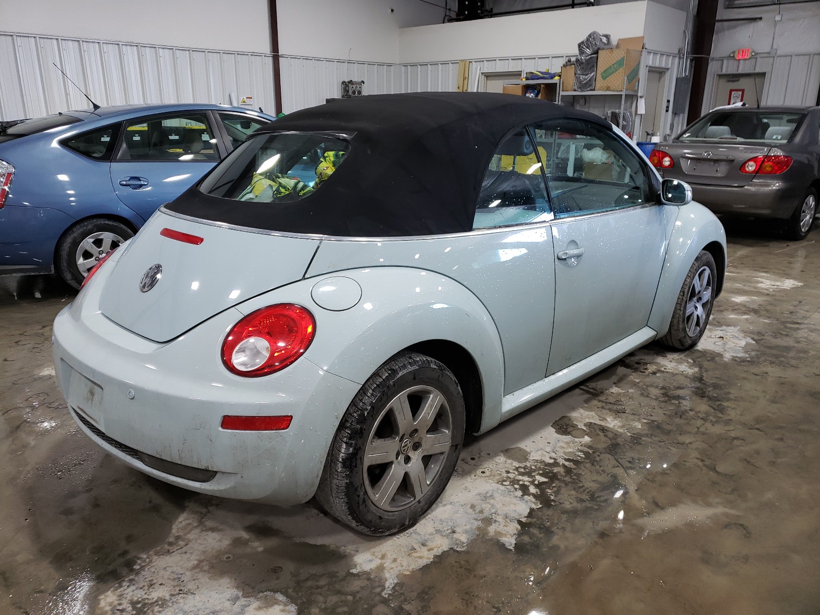 Photo 3 VIN: 3VWPF31Y66M322633 - VOLKSWAGEN NEW BEETLE 