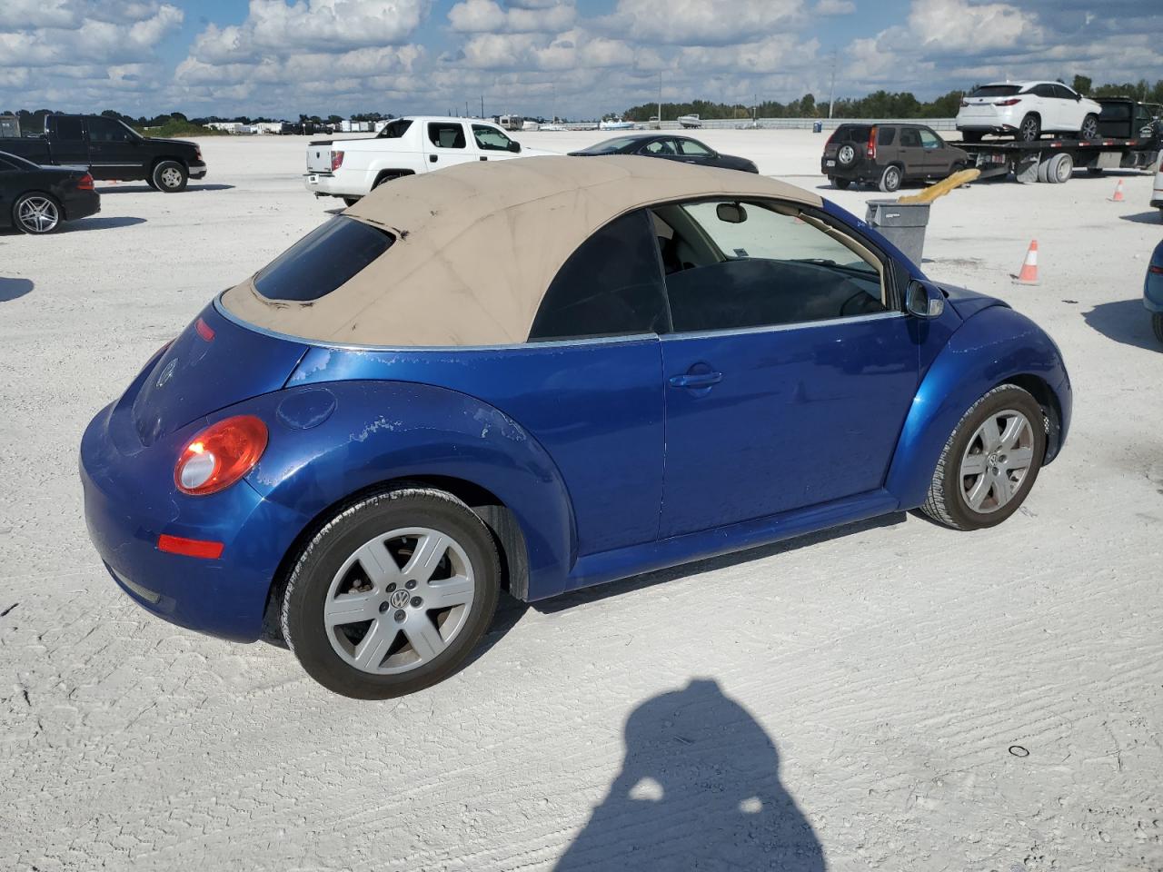 Photo 2 VIN: 3VWPF31Y77M412150 - VOLKSWAGEN BEETLE 