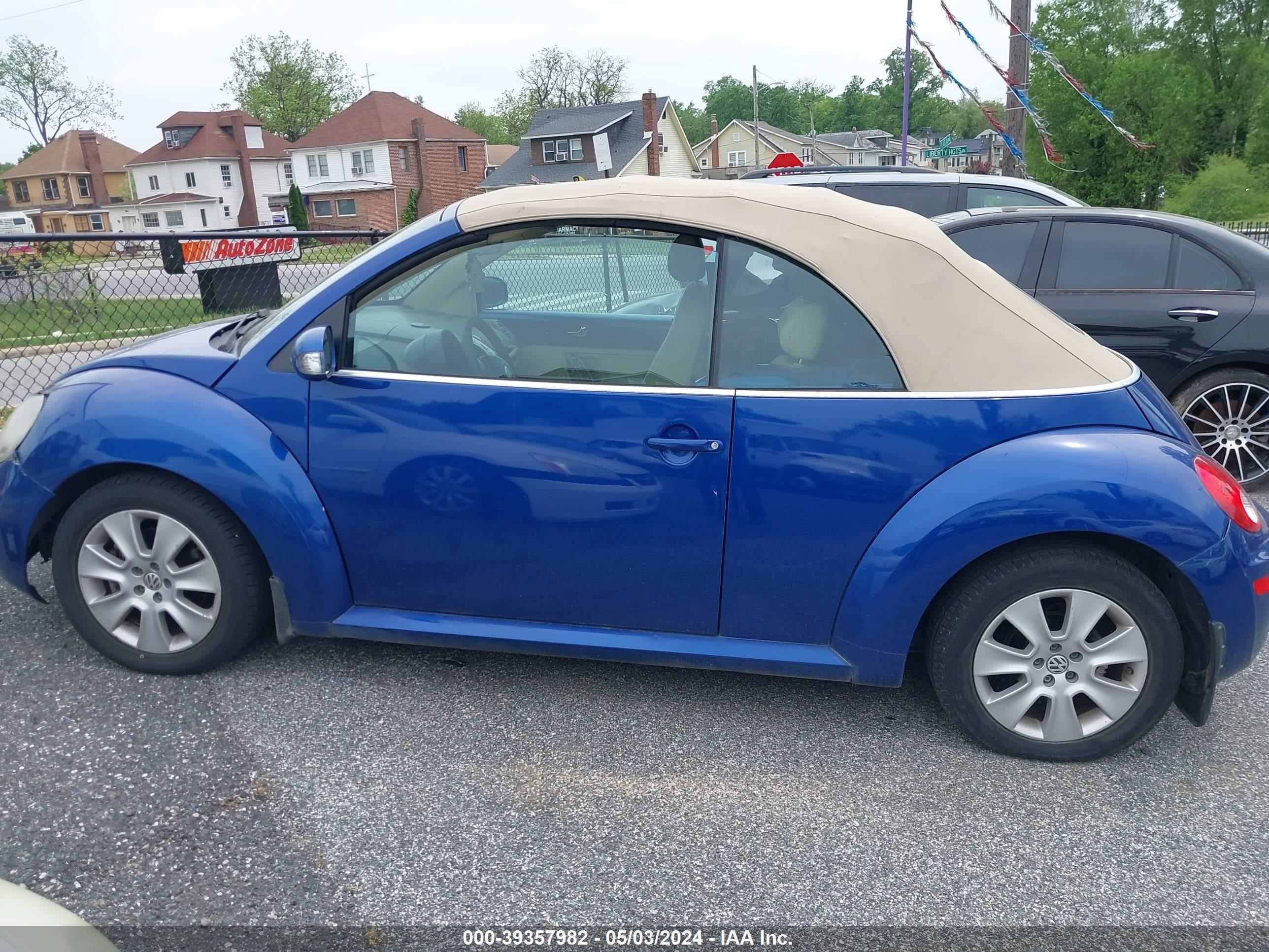 Photo 13 VIN: 3VWPF31Y88M401191 - VOLKSWAGEN BEETLE 