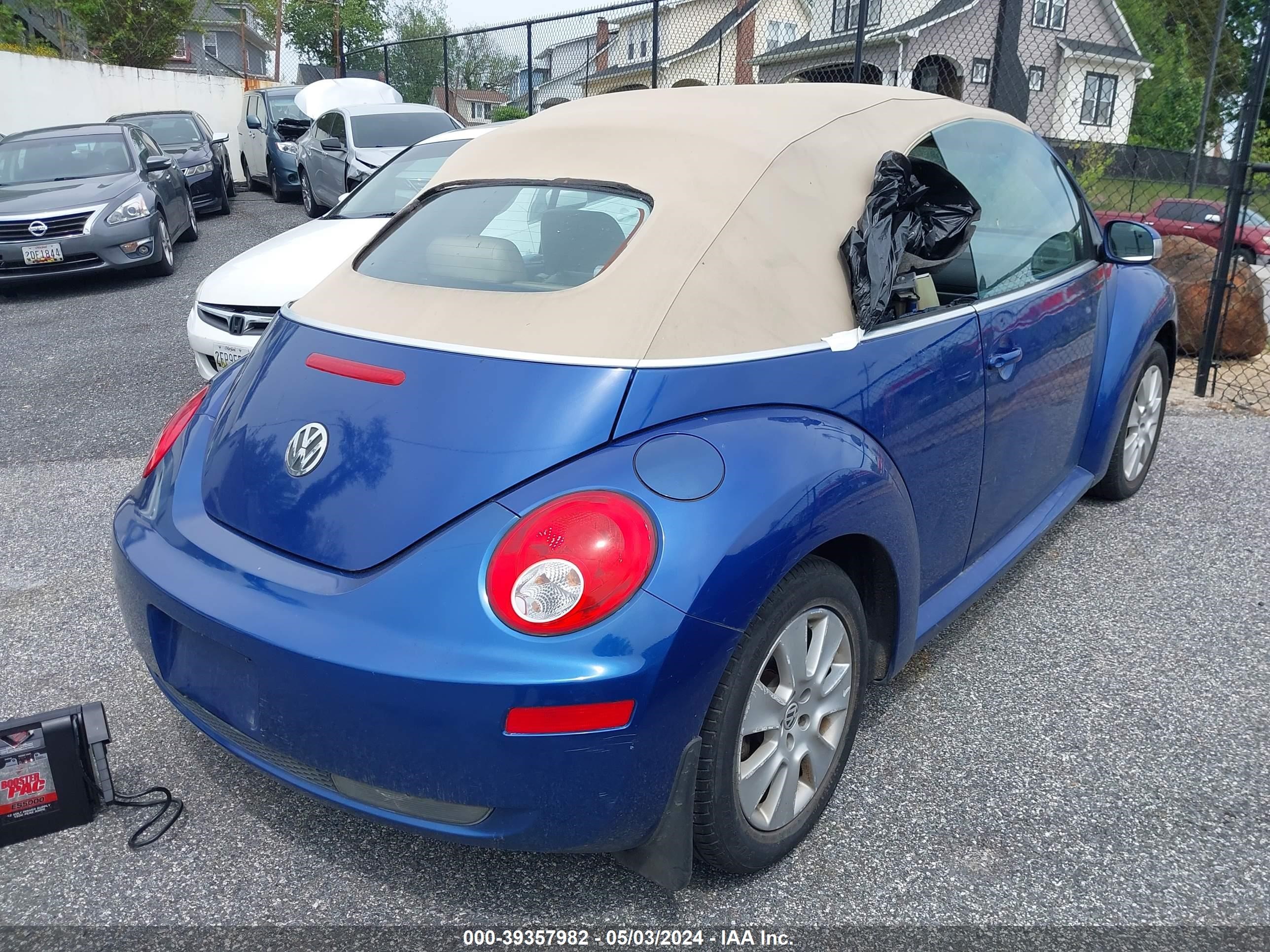 Photo 3 VIN: 3VWPF31Y88M401191 - VOLKSWAGEN BEETLE 