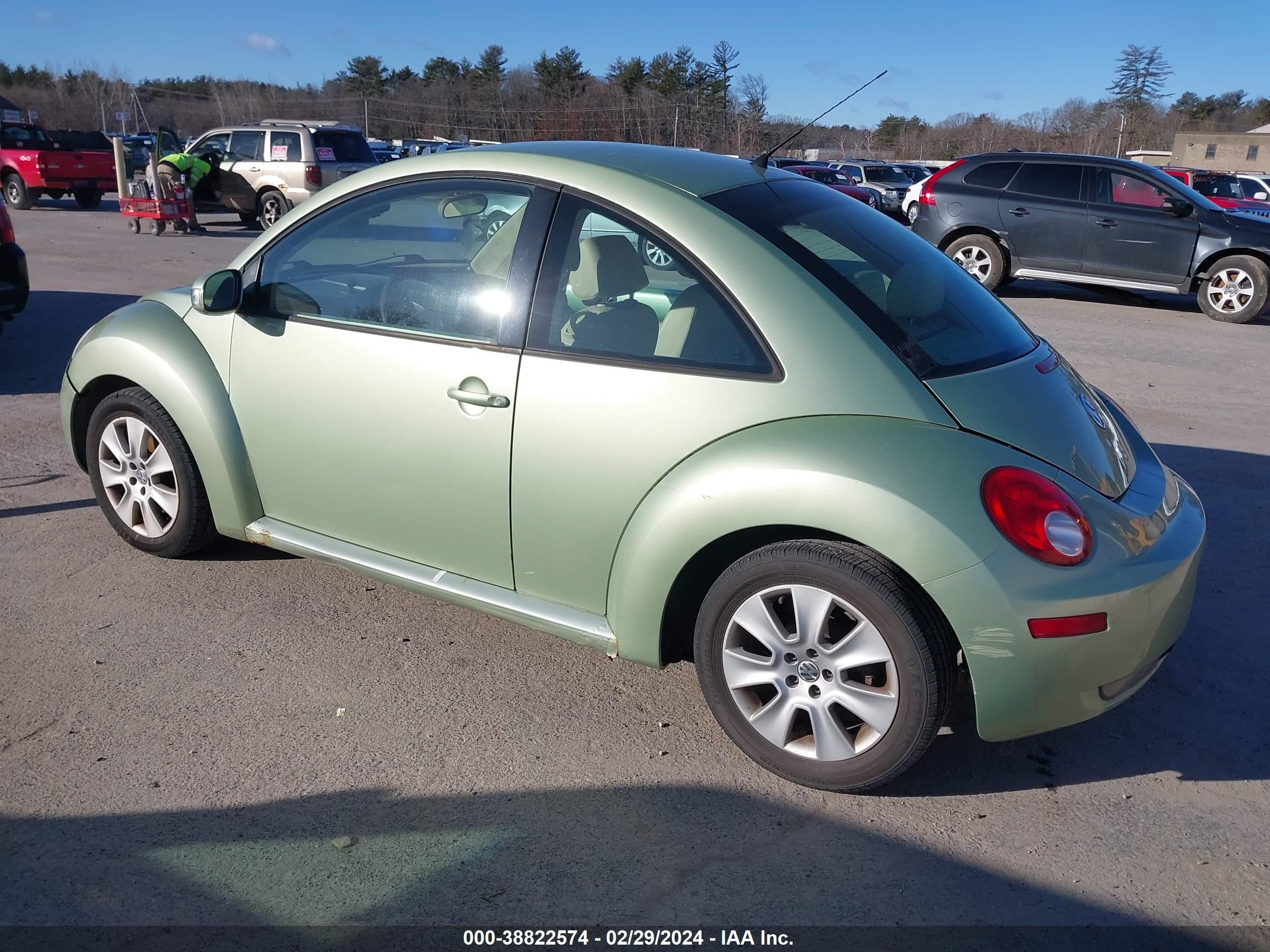 Photo 2 VIN: 3VWPG31C18M504678 - VOLKSWAGEN BEETLE 