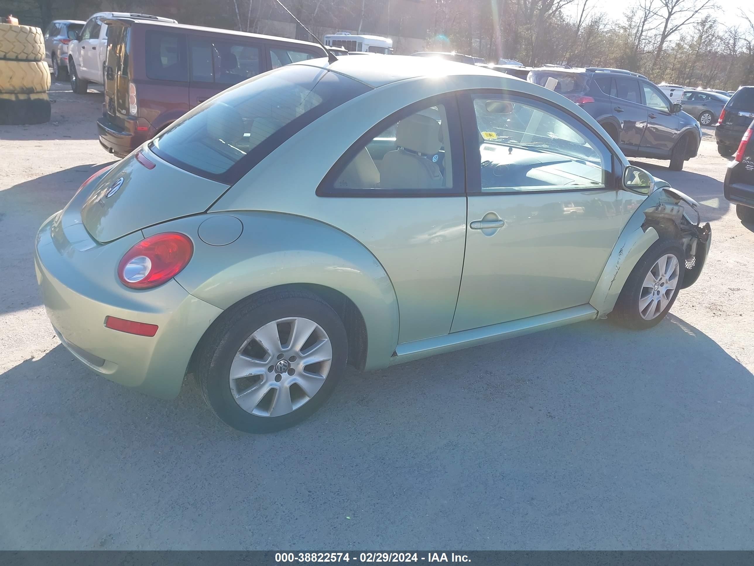 Photo 3 VIN: 3VWPG31C18M504678 - VOLKSWAGEN BEETLE 