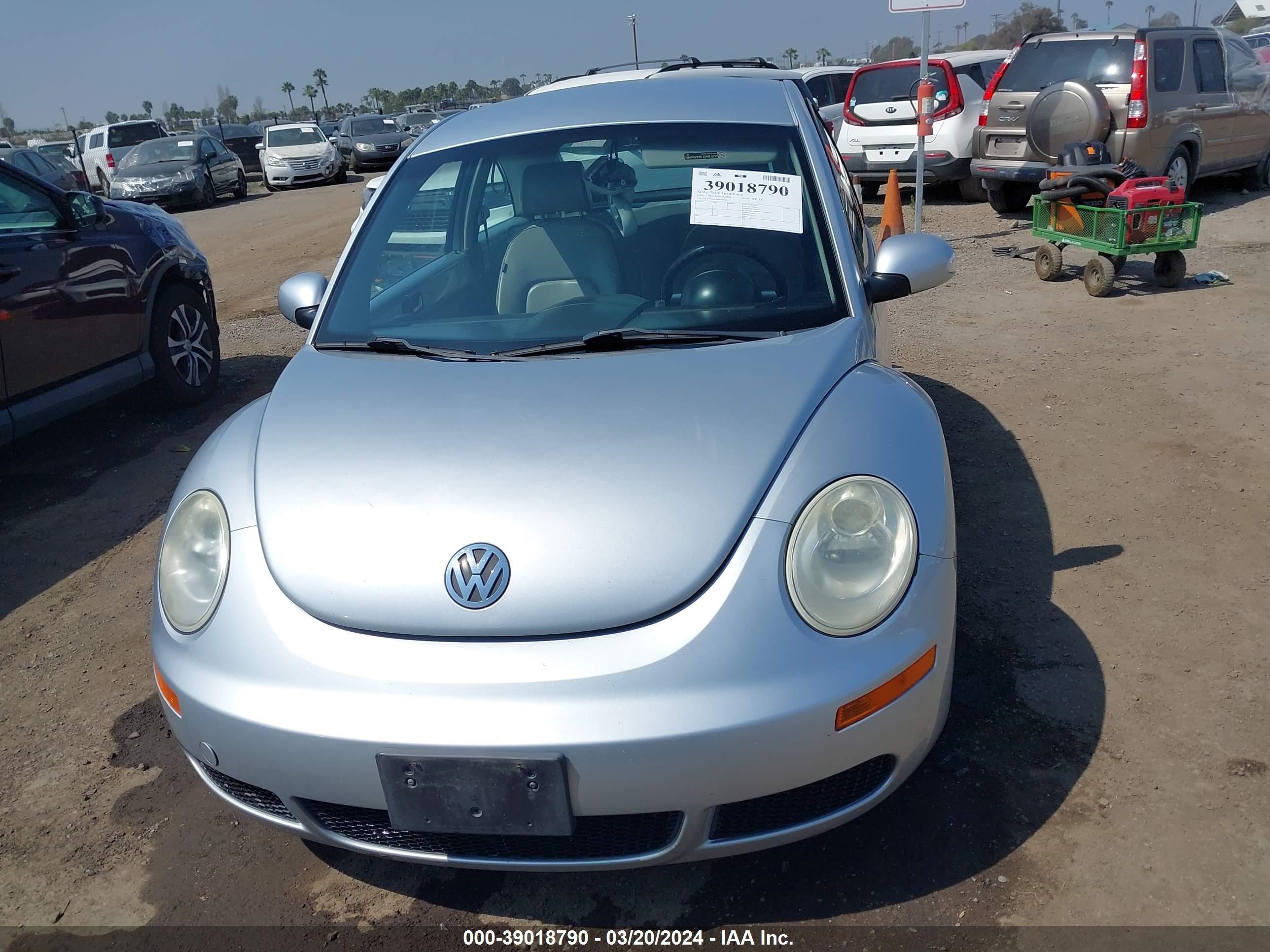 Photo 11 VIN: 3VWPG31C26M403386 - VOLKSWAGEN BEETLE 