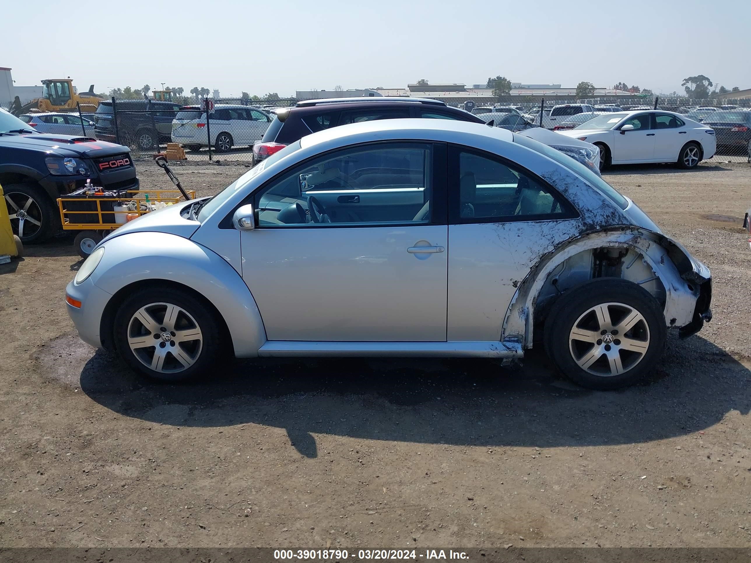 Photo 13 VIN: 3VWPG31C26M403386 - VOLKSWAGEN BEETLE 