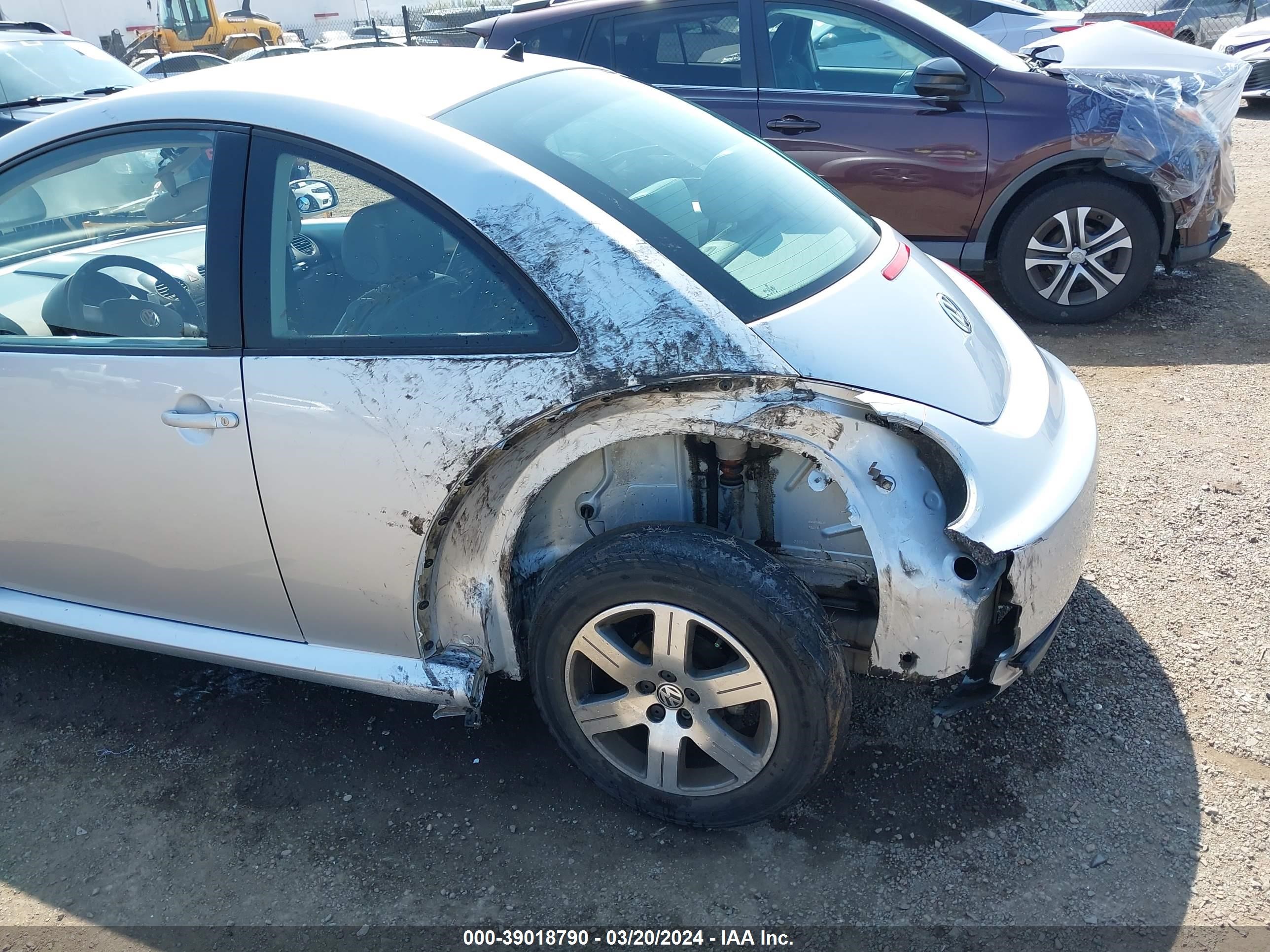 Photo 5 VIN: 3VWPG31C26M403386 - VOLKSWAGEN BEETLE 