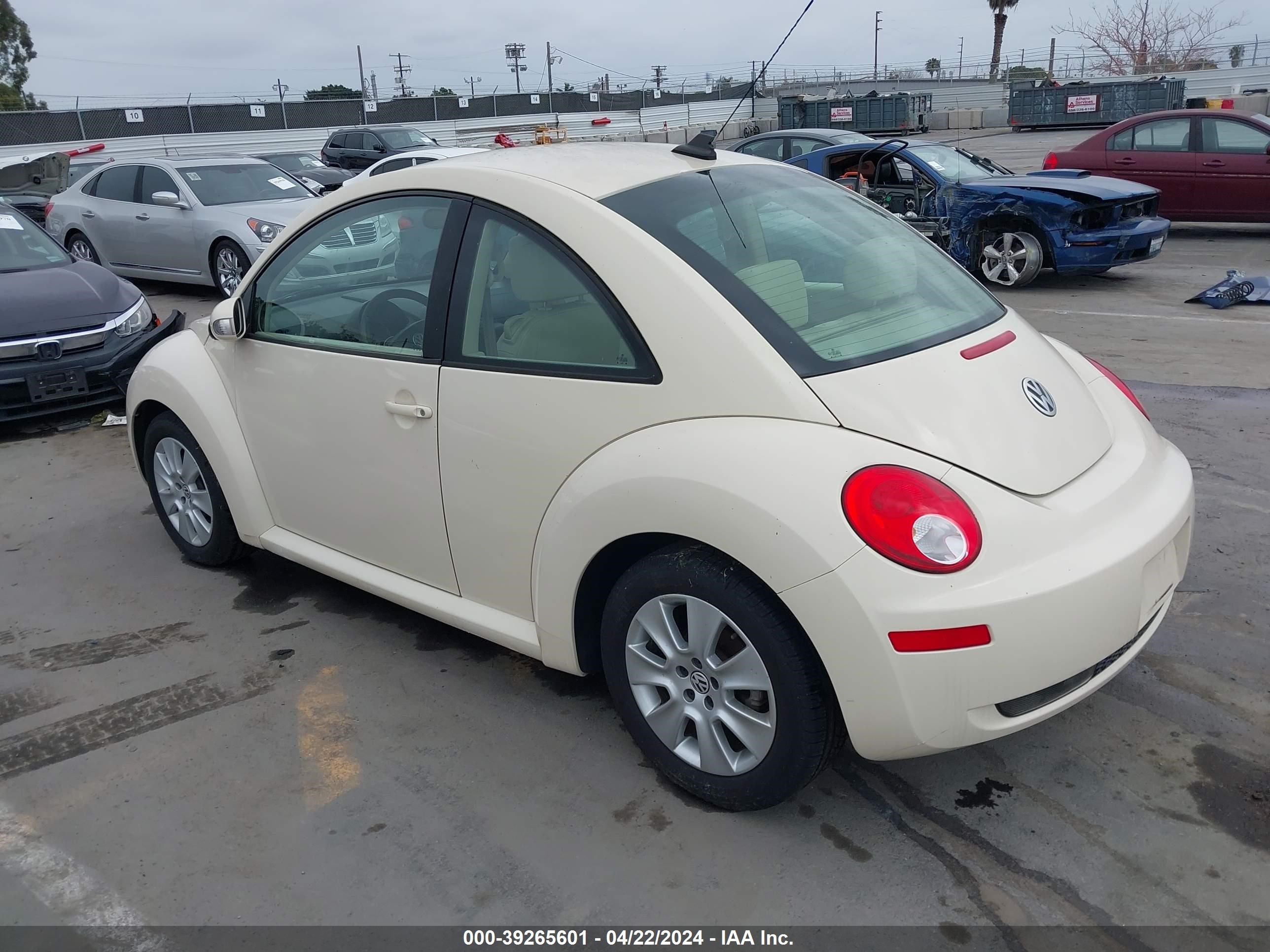 Photo 2 VIN: 3VWPG31C39M511701 - VOLKSWAGEN BEETLE 