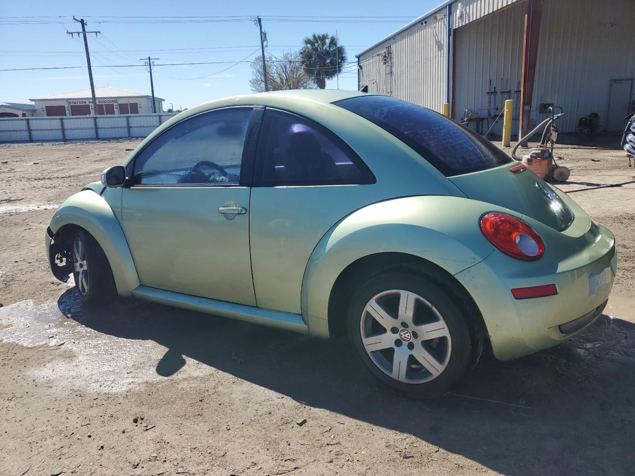 Photo 1 VIN: 3VWPG31CX6M422963 - VOLKSWAGEN BEETLE 