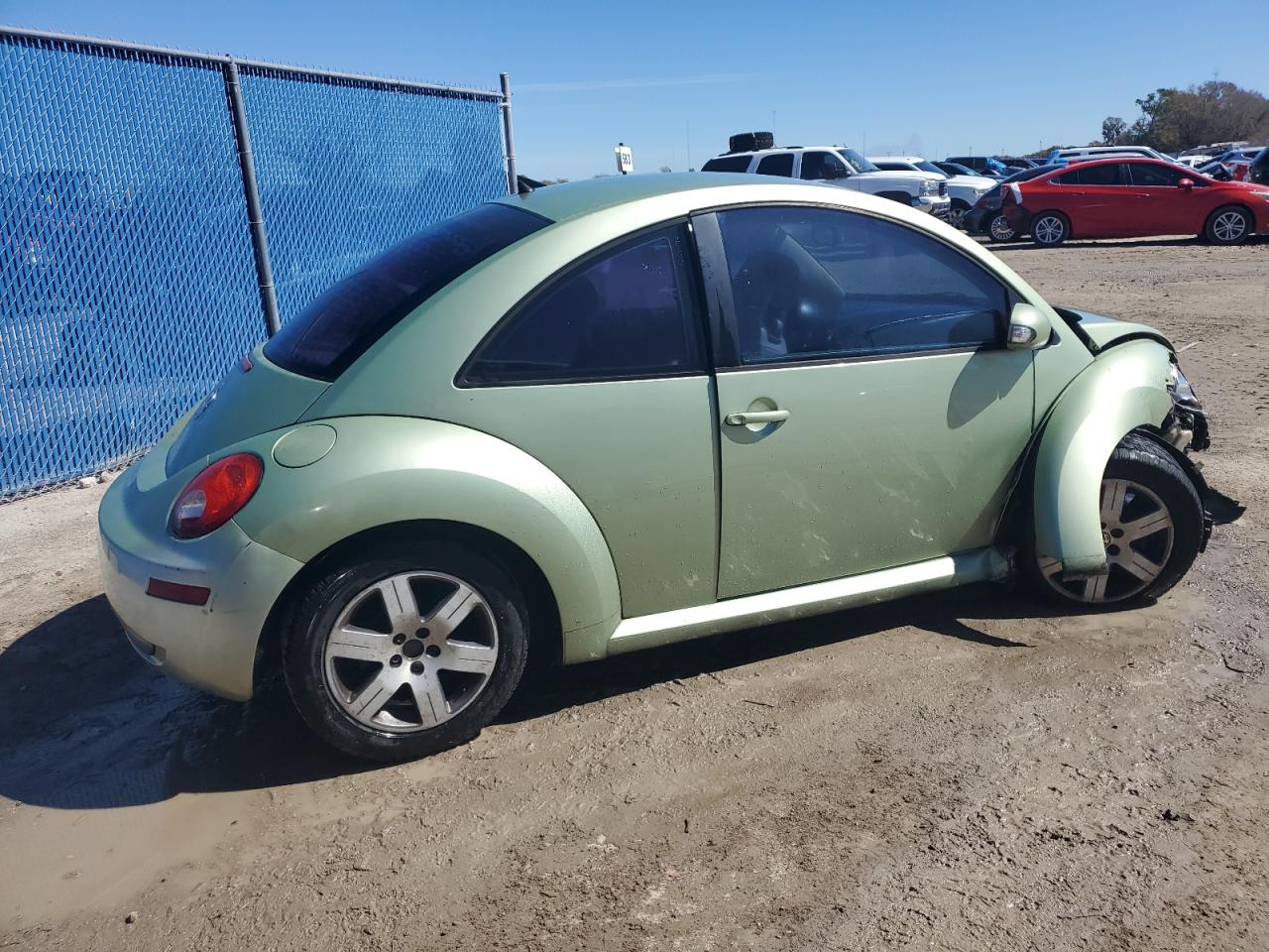 Photo 2 VIN: 3VWPG31CX6M422963 - VOLKSWAGEN BEETLE 