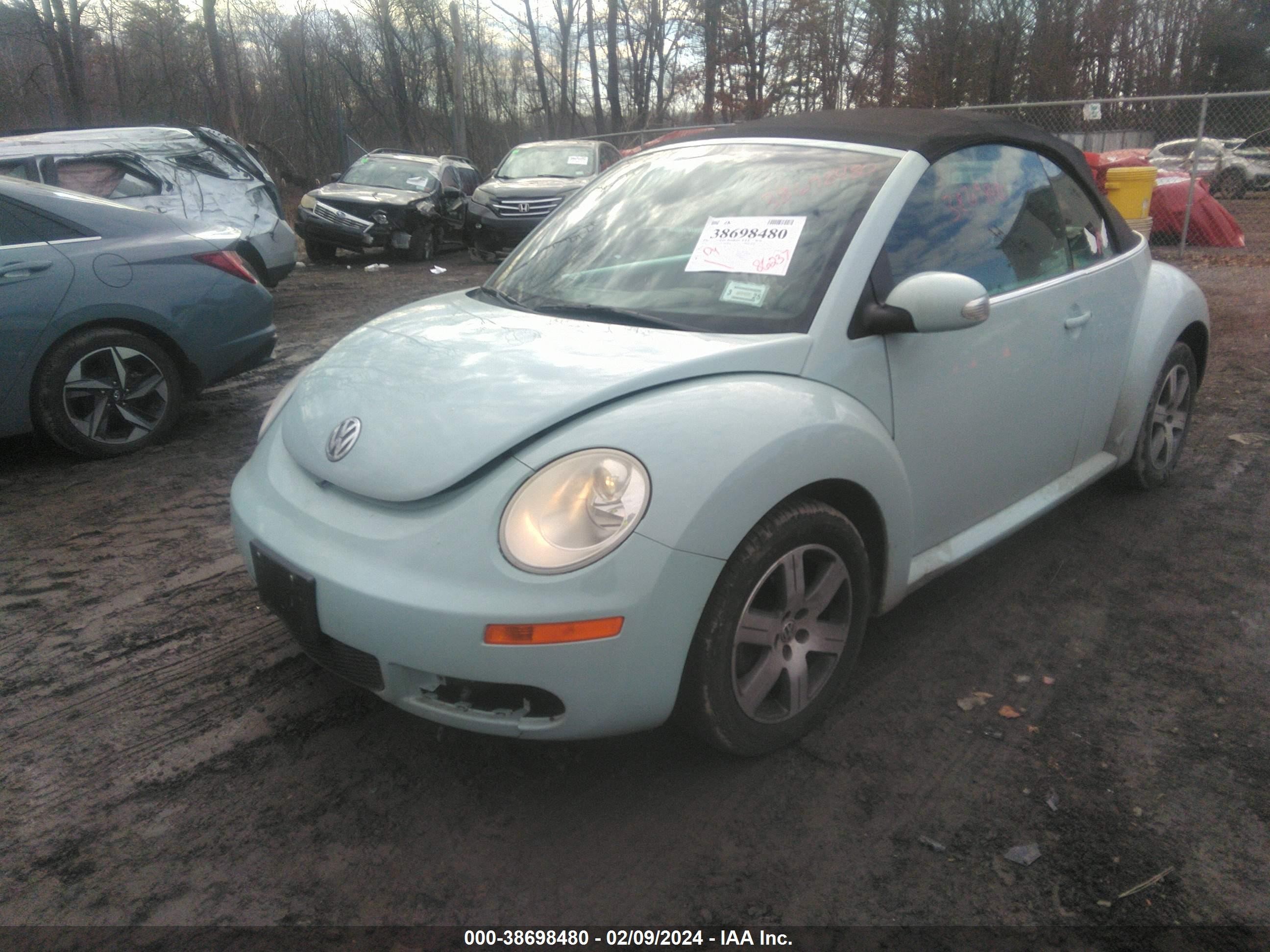 Photo 1 VIN: 3VWPG31Y46M332641 - VOLKSWAGEN BEETLE 