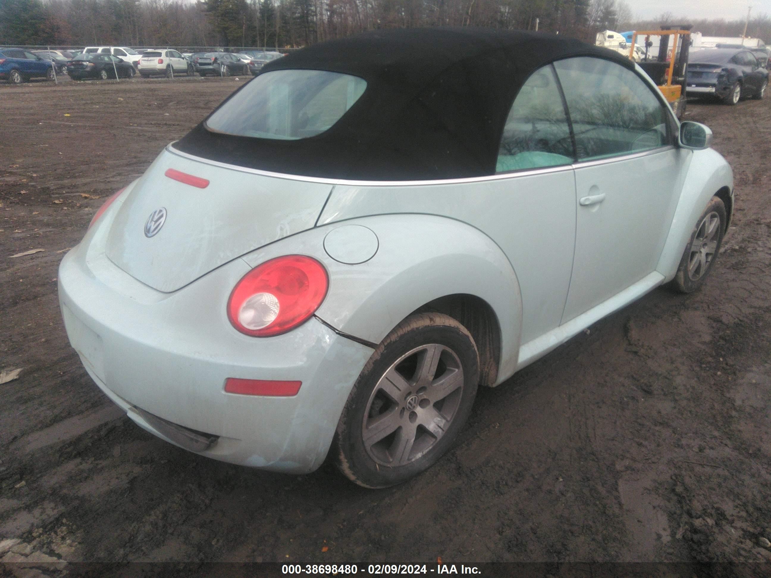 Photo 3 VIN: 3VWPG31Y46M332641 - VOLKSWAGEN BEETLE 