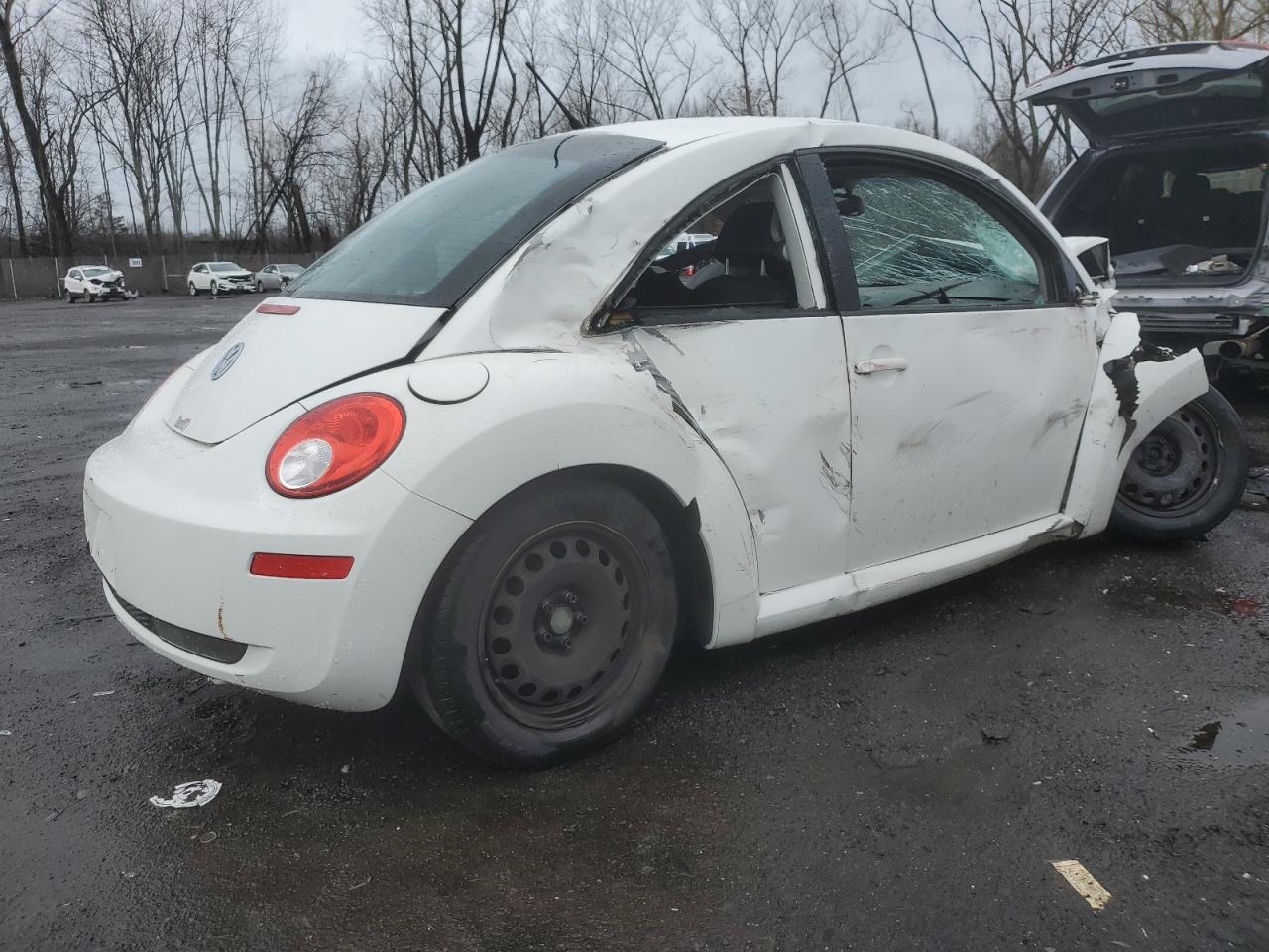 Photo 2 VIN: 3VWPG3AG2AM014159 - VOLKSWAGEN BEETLE 