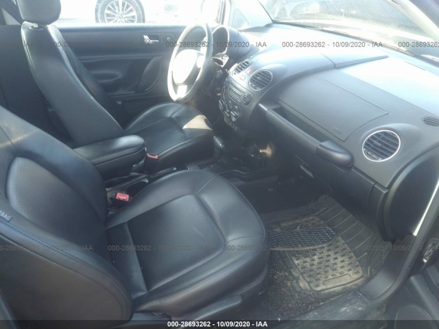 Photo 4 VIN: 3VWPG3AG5AM012857 - VOLKSWAGEN NEW BEETLE COUPE 