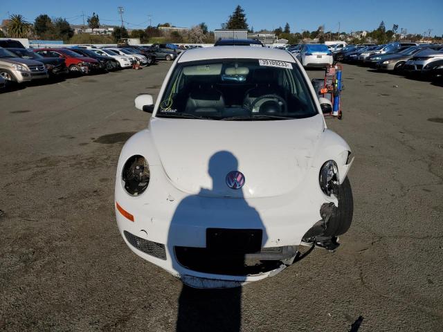 Photo 4 VIN: 3VWPG3AG5AM016598 - VOLKSWAGEN NEW BEETLE 