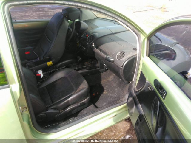 Photo 4 VIN: 3VWPG3AG8AM011475 - VOLKSWAGEN NEW BEETLE 