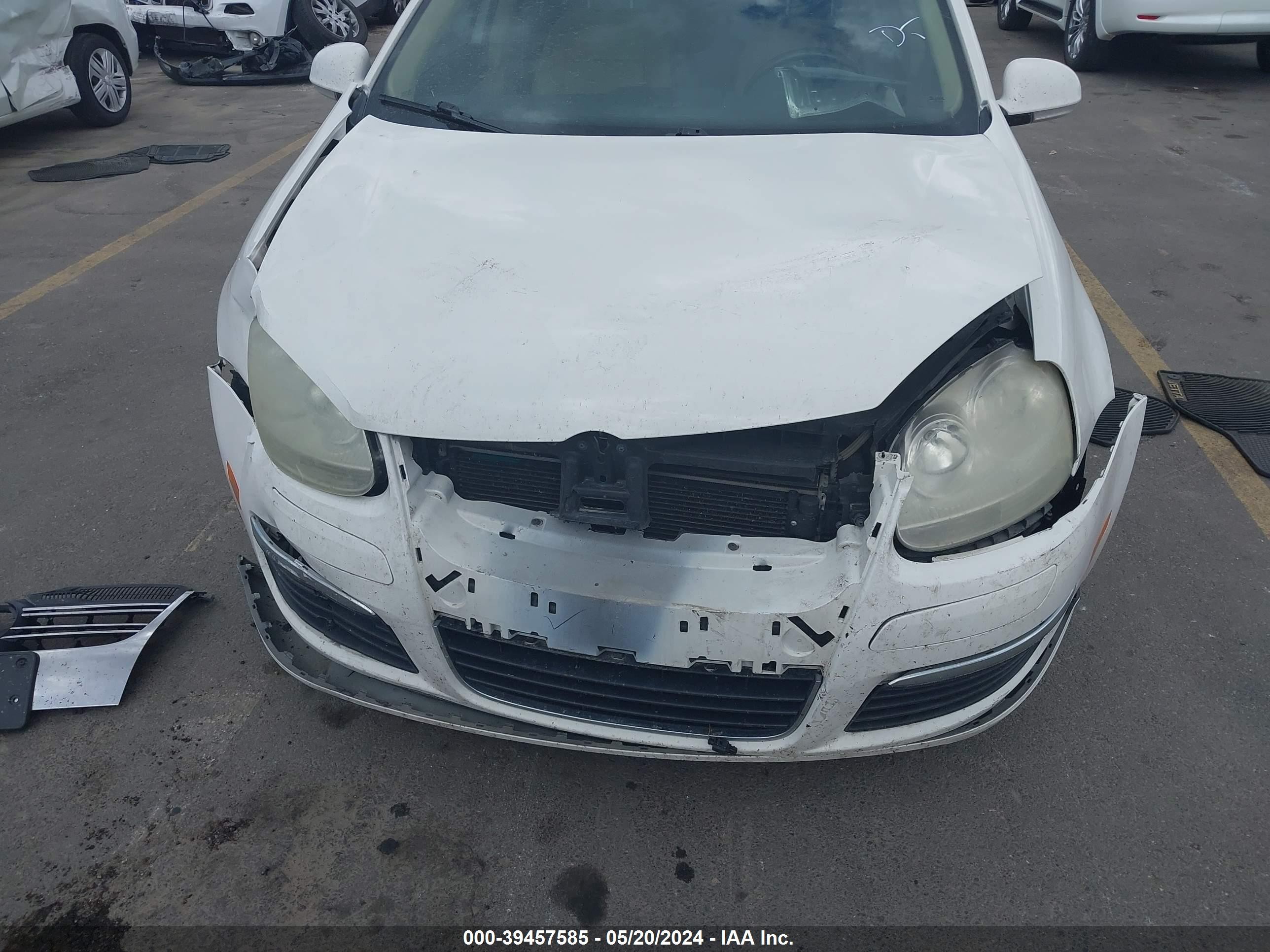 Photo 11 VIN: 3VWPL71K39M313906 - VOLKSWAGEN JETTA 