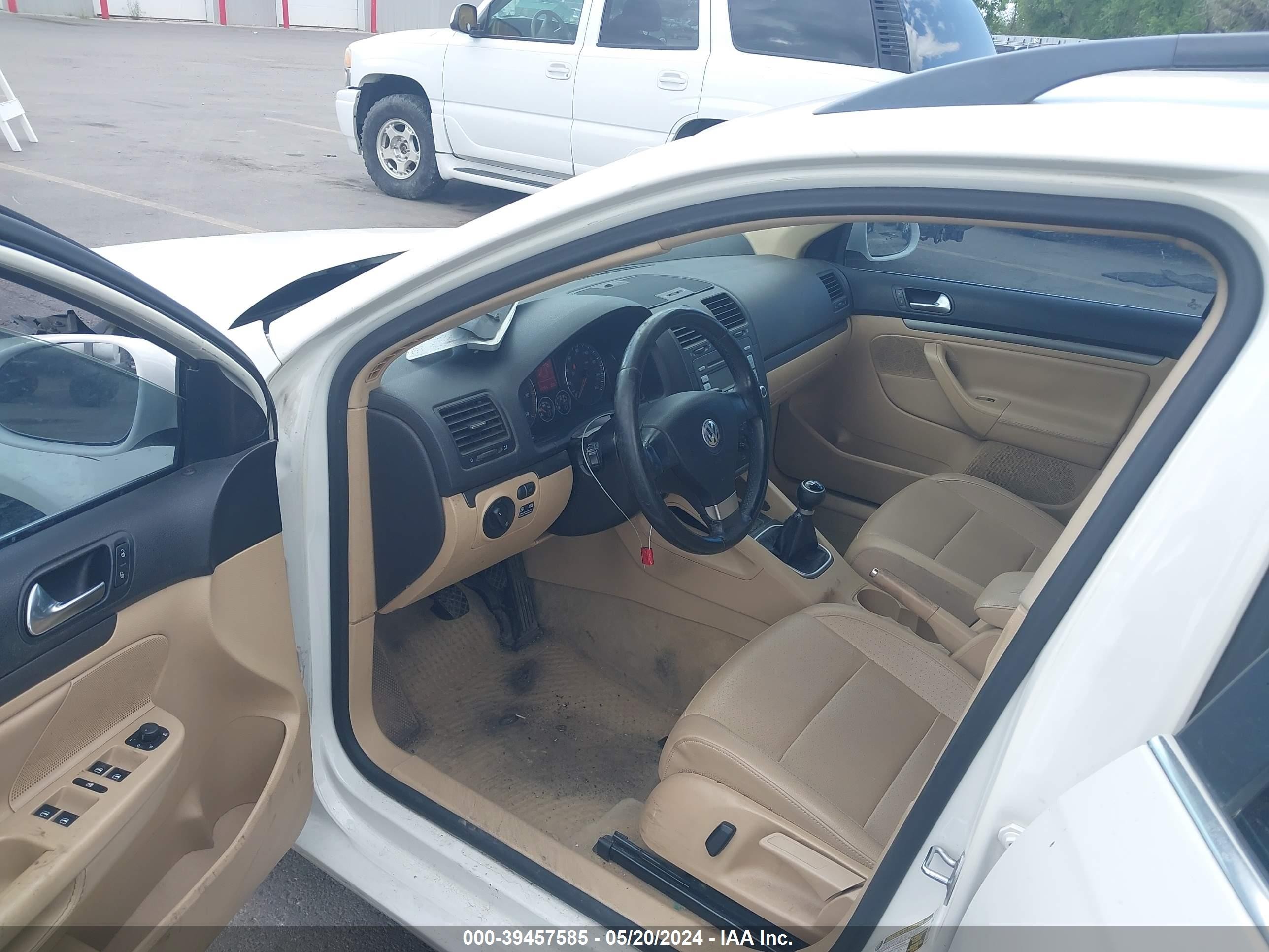 Photo 8 VIN: 3VWPL71K39M313906 - VOLKSWAGEN JETTA 