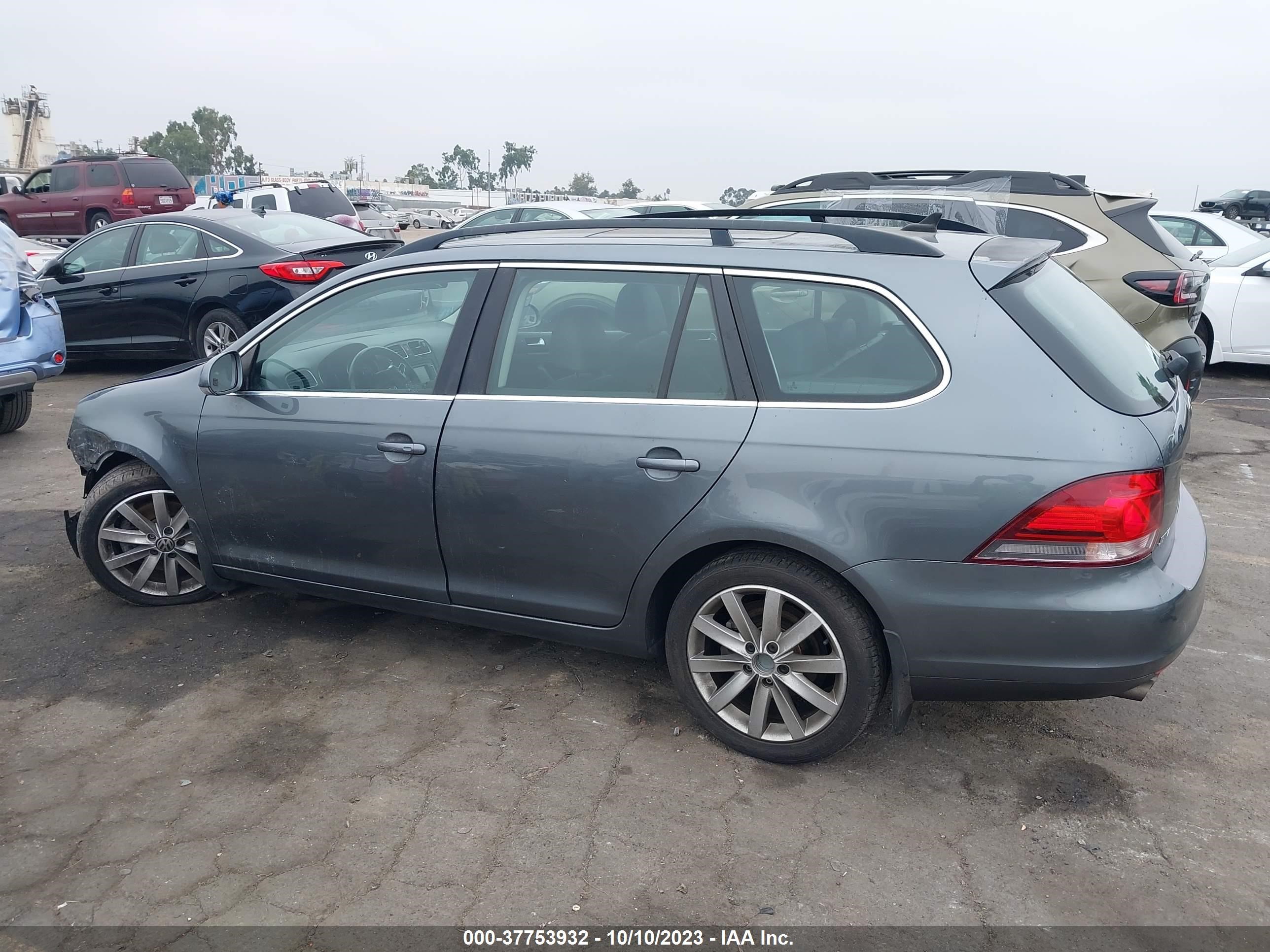 Photo 14 VIN: 3VWPL7AJ2EM608884 - VOLKSWAGEN JETTA 