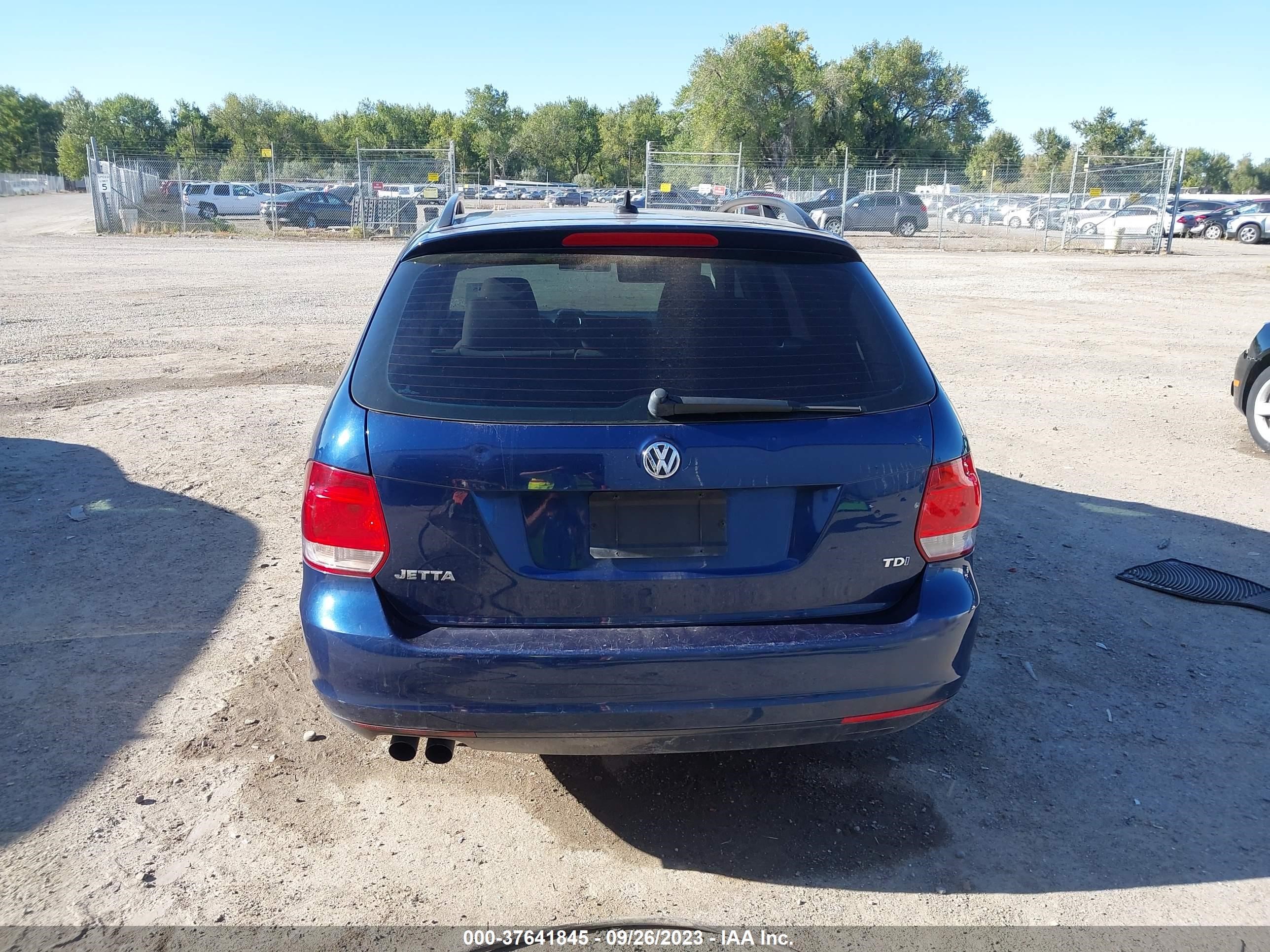 Photo 15 VIN: 3VWPL7AJ4BM607490 - VOLKSWAGEN JETTA 