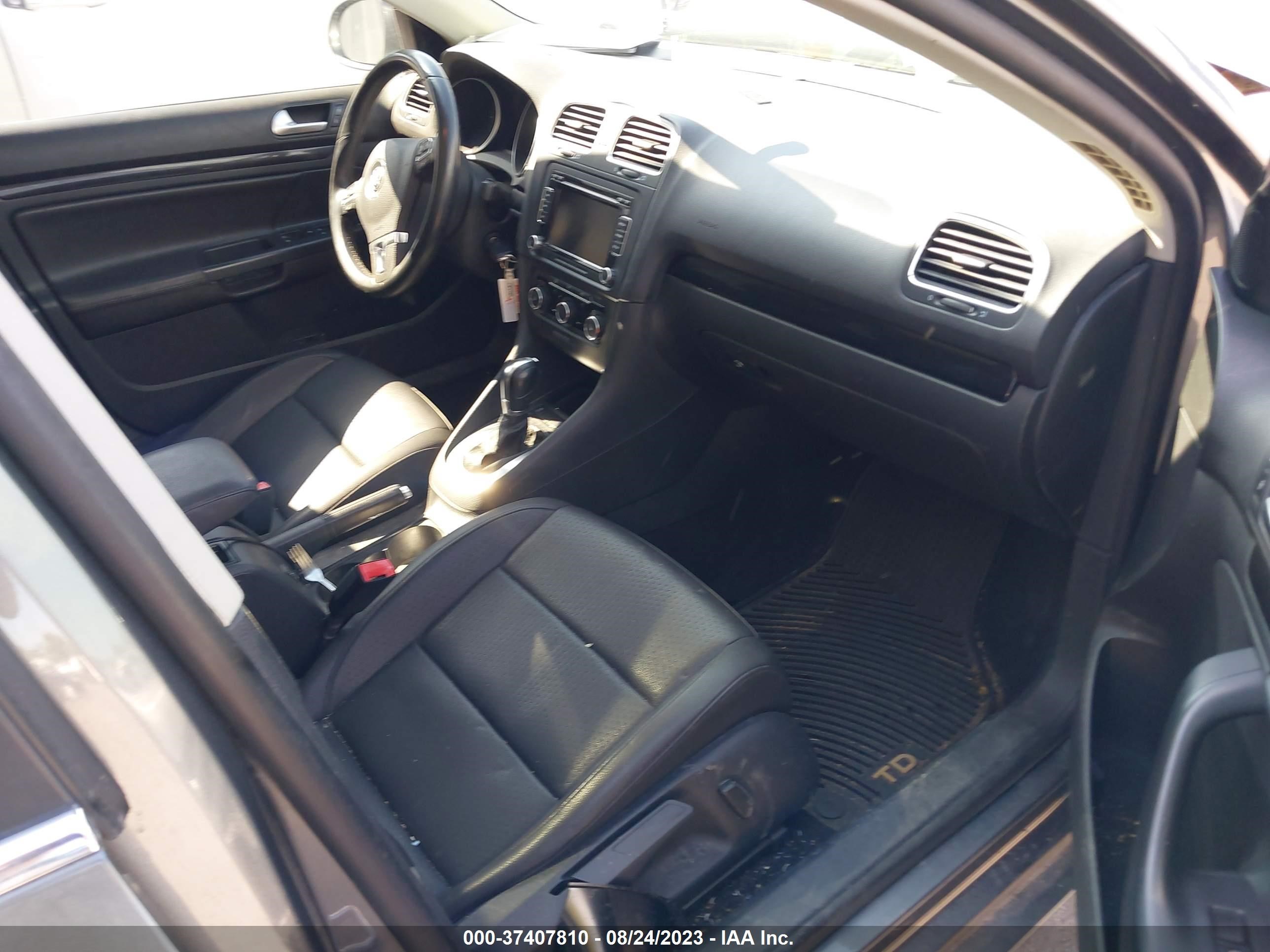 Photo 4 VIN: 3VWPL7AJ4DM637687 - VOLKSWAGEN JETTA 