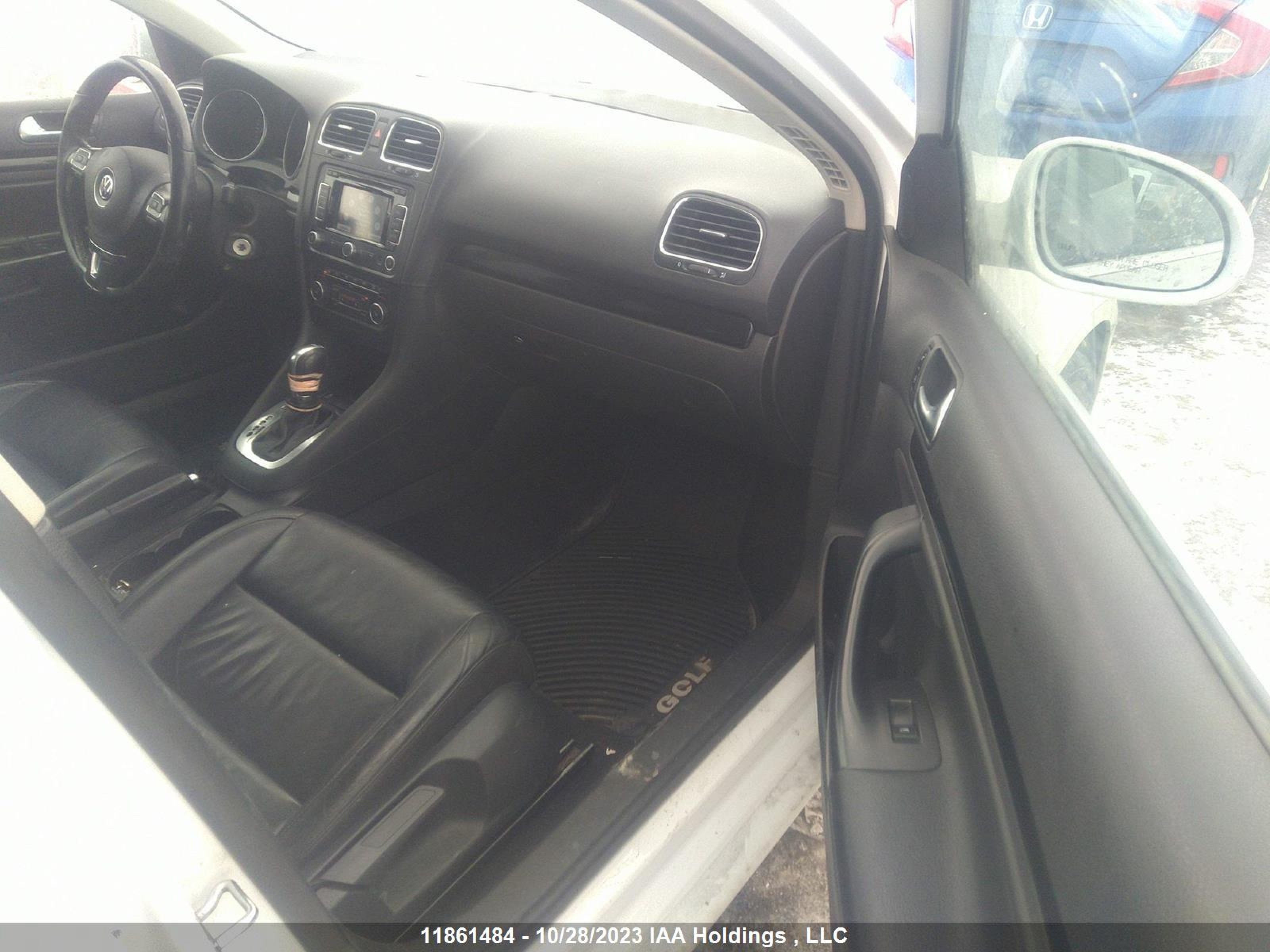 Photo 4 VIN: 3VWPL7AJ5EM621614 - VOLKSWAGEN GOLF 