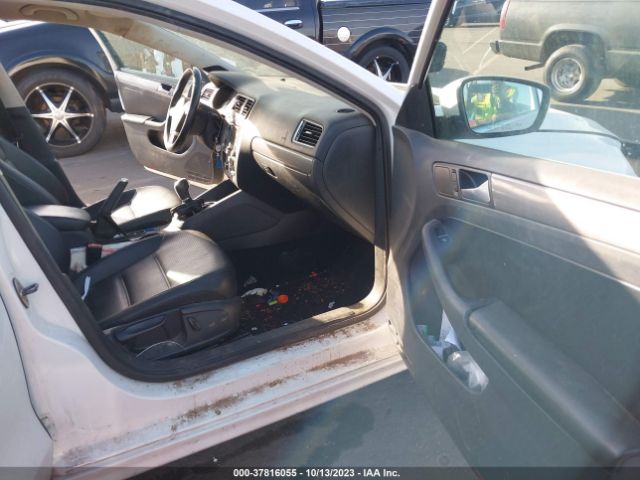 Photo 4 VIN: 3VWPL7AJ7EM627432 - VOLKSWAGEN JETTA SPORTWAGEN 