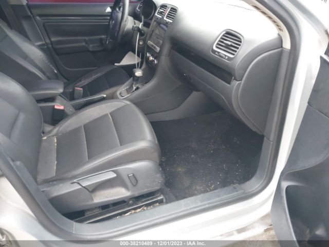 Photo 4 VIN: 3VWPL7AJXAM701243 - VOLKSWAGEN JETTA 