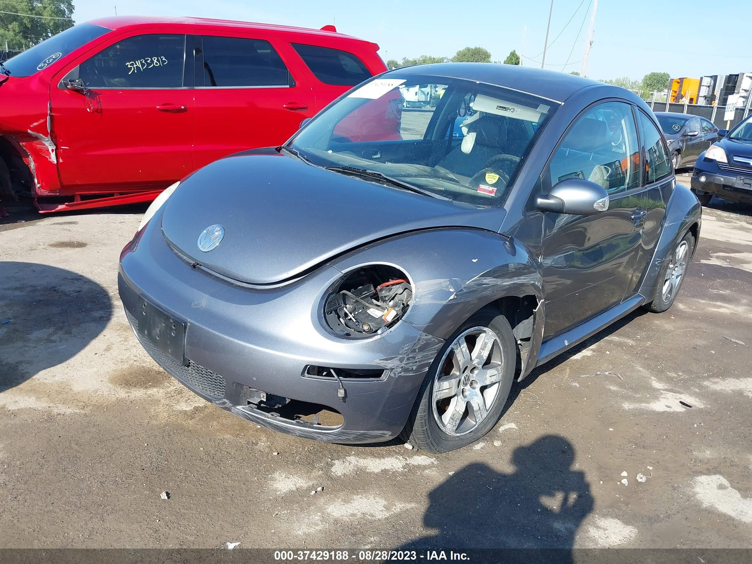 Photo 1 VIN: 3VWPR31C66M414692 - VOLKSWAGEN BEETLE 