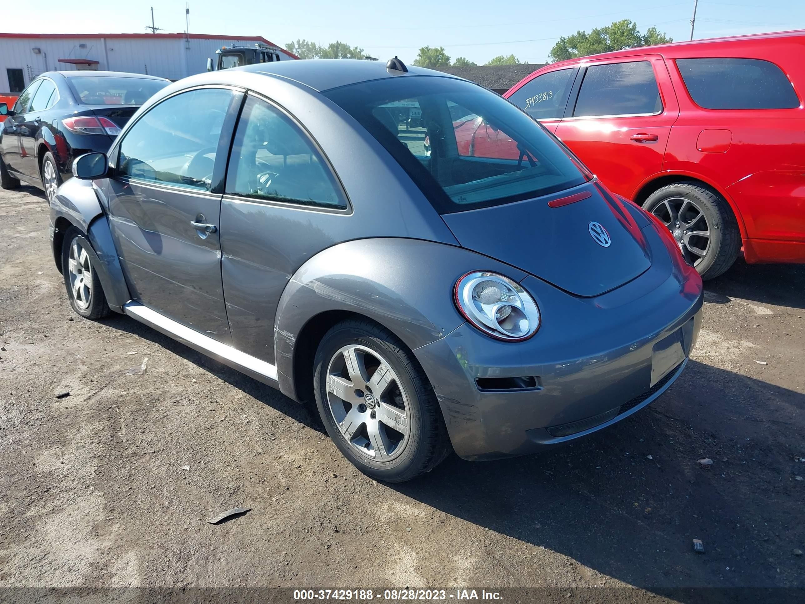 Photo 2 VIN: 3VWPR31C66M414692 - VOLKSWAGEN BEETLE 