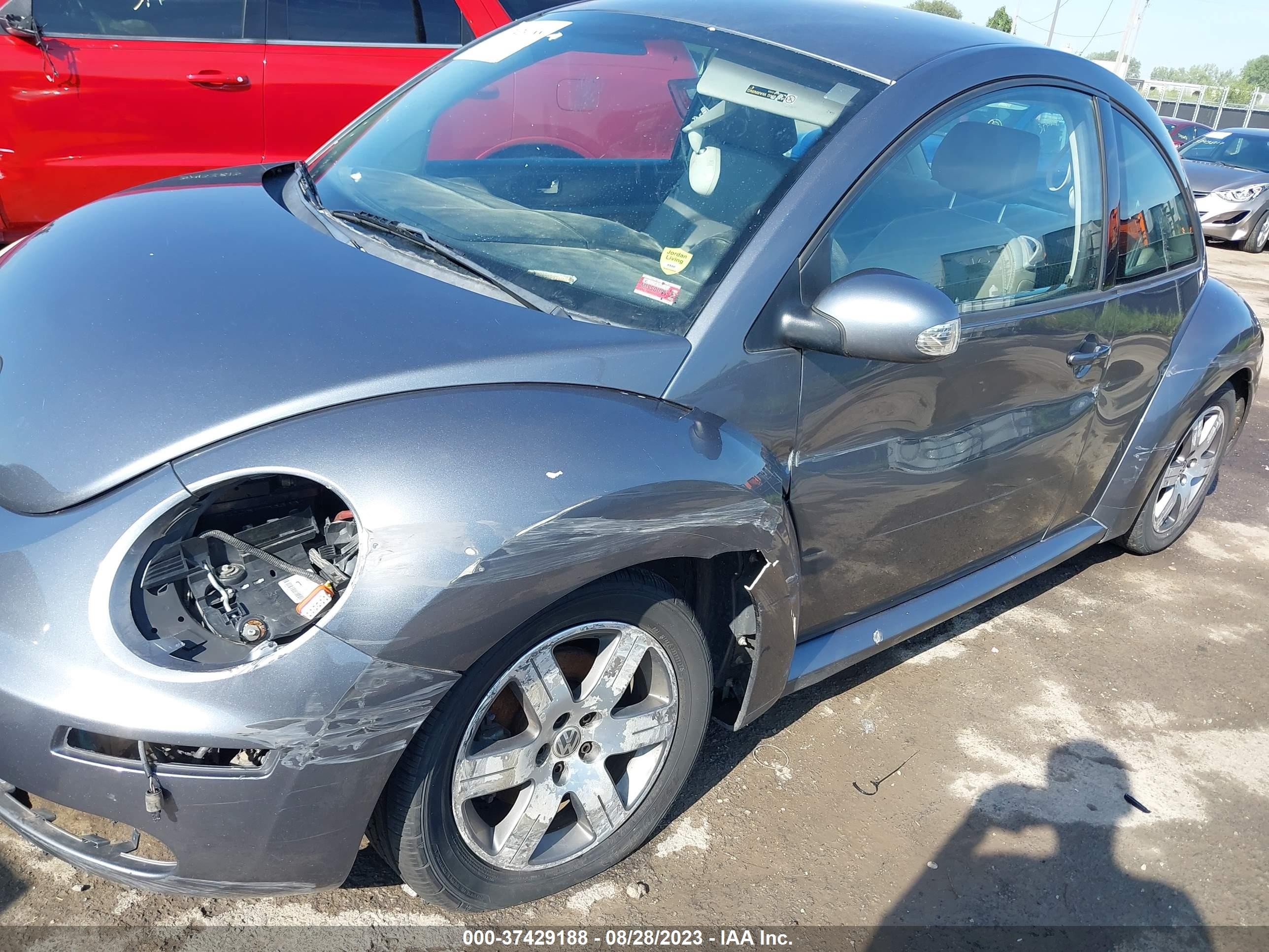 Photo 5 VIN: 3VWPR31C66M414692 - VOLKSWAGEN BEETLE 