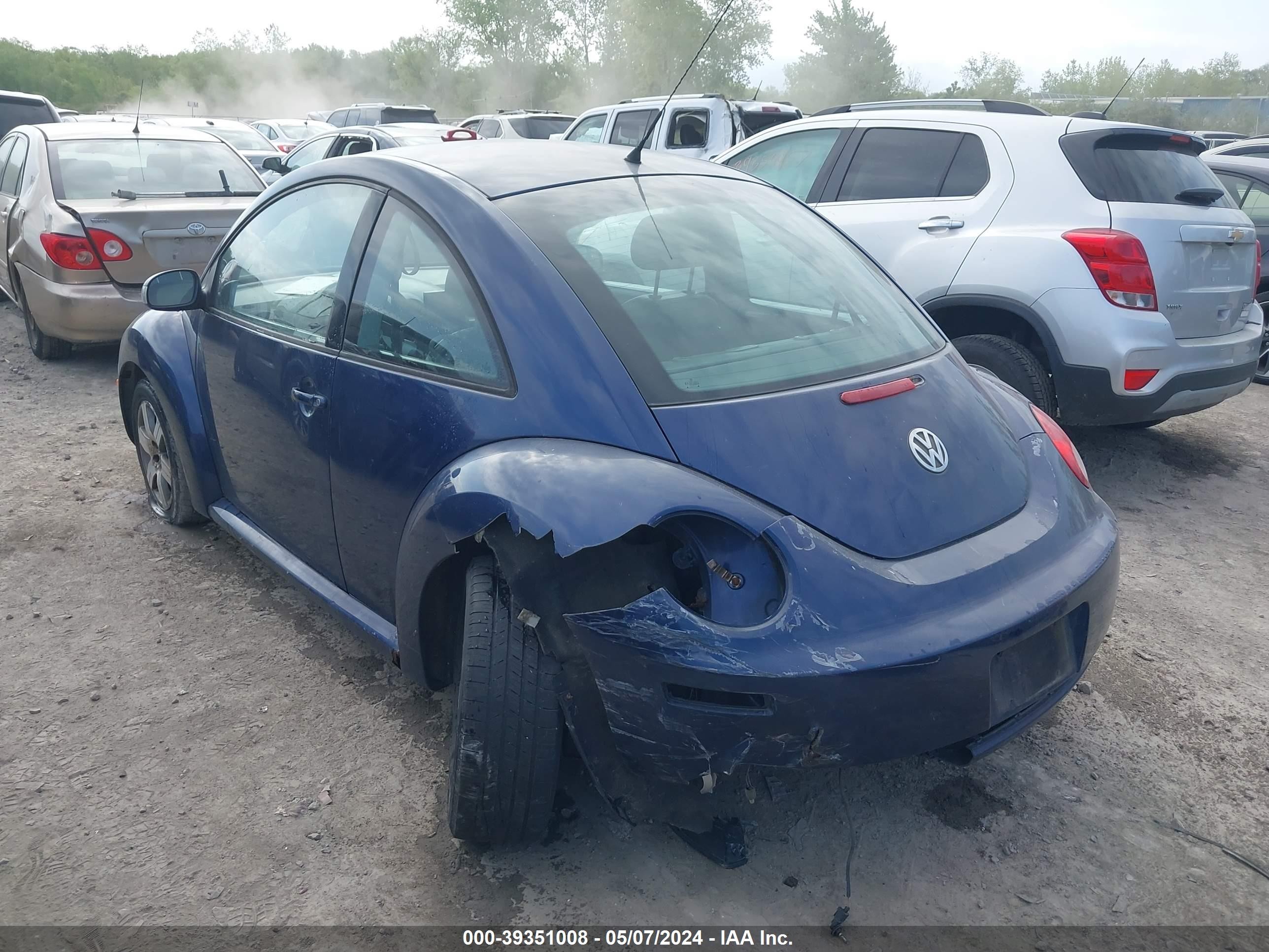 Photo 2 VIN: 3VWPW31C36M423911 - VOLKSWAGEN BEETLE 