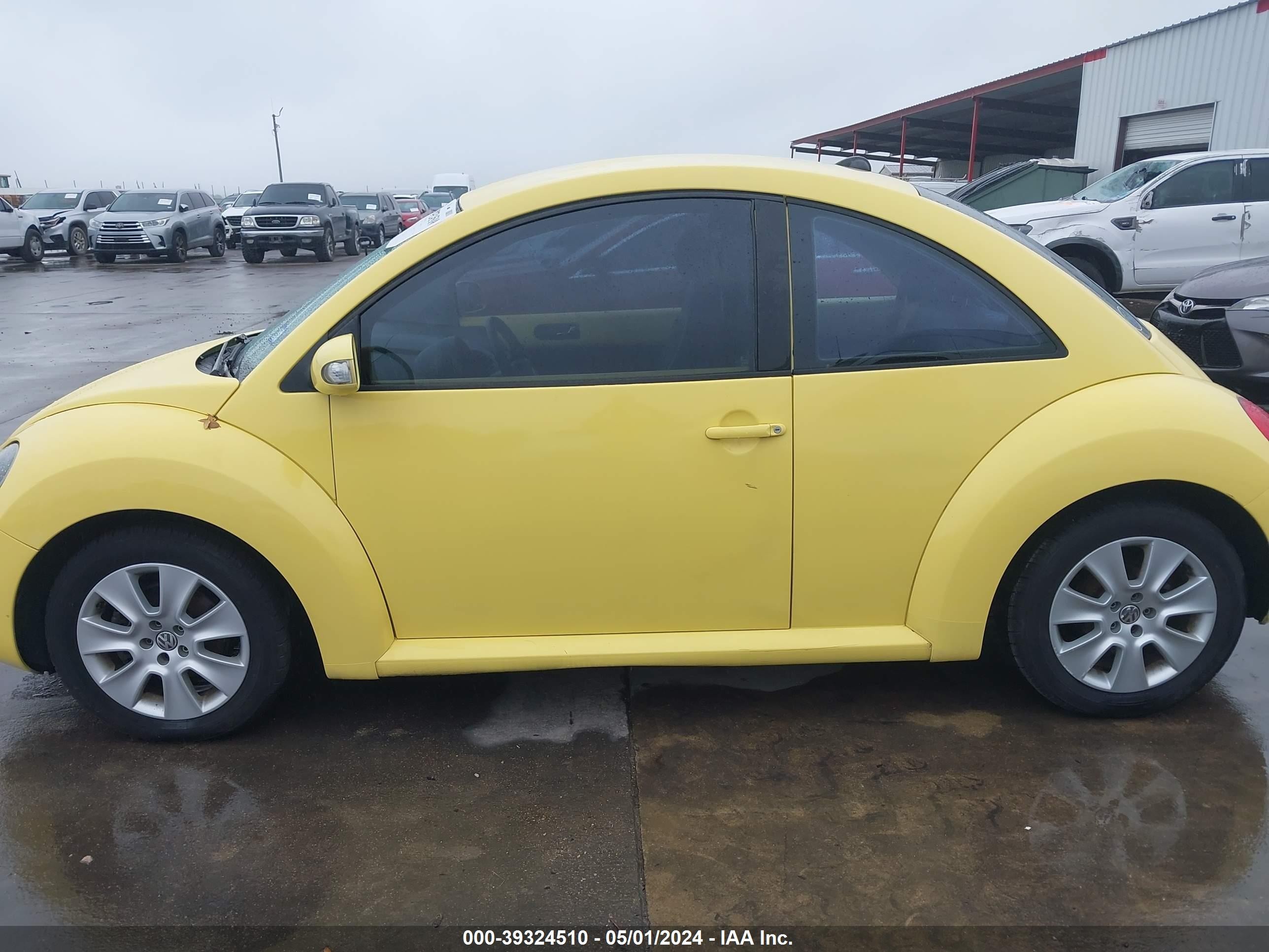 Photo 13 VIN: 3VWPW31C38M508170 - VOLKSWAGEN BEETLE 