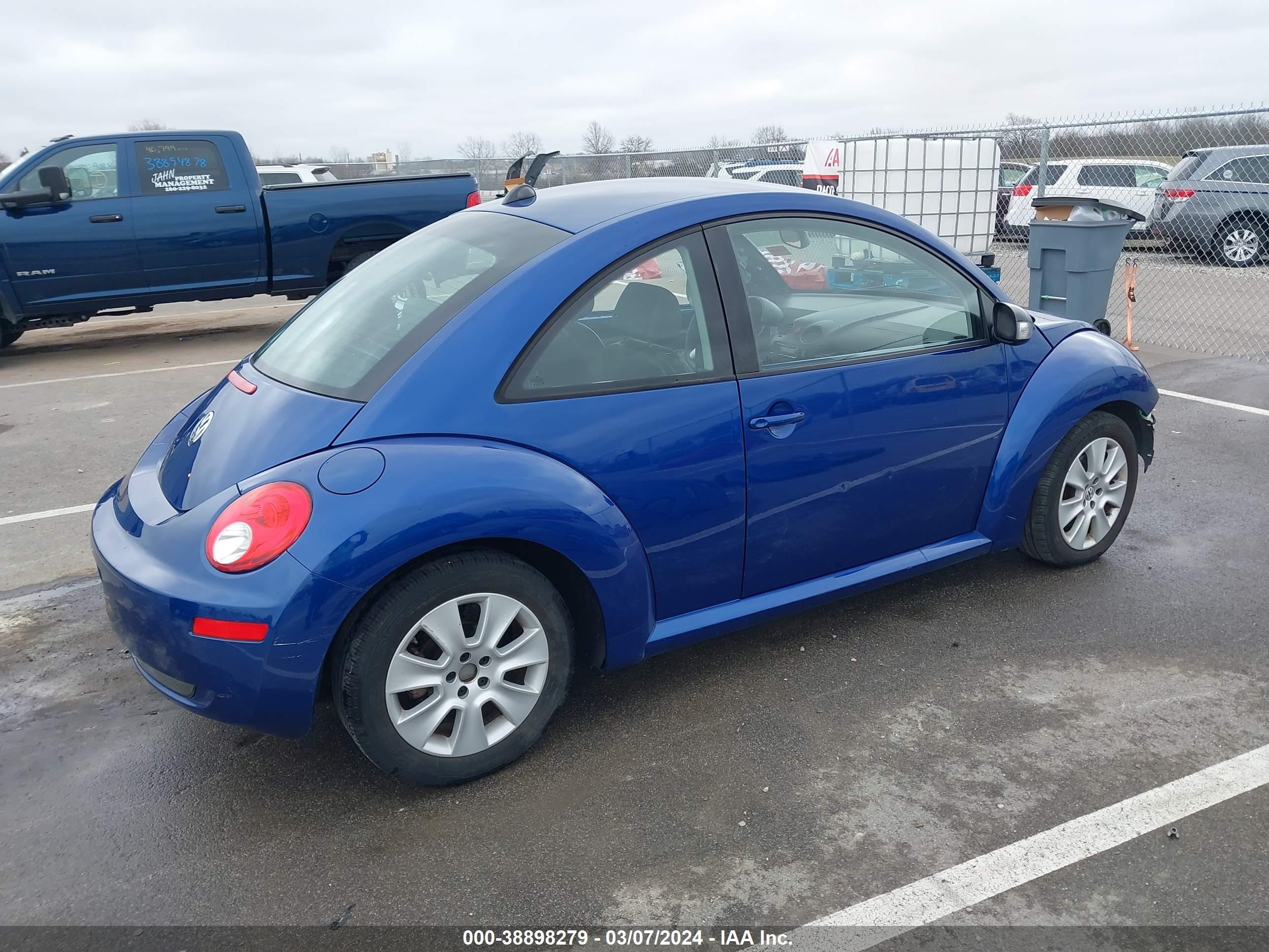 Photo 3 VIN: 3VWPW31C38M526054 - VOLKSWAGEN BEETLE 