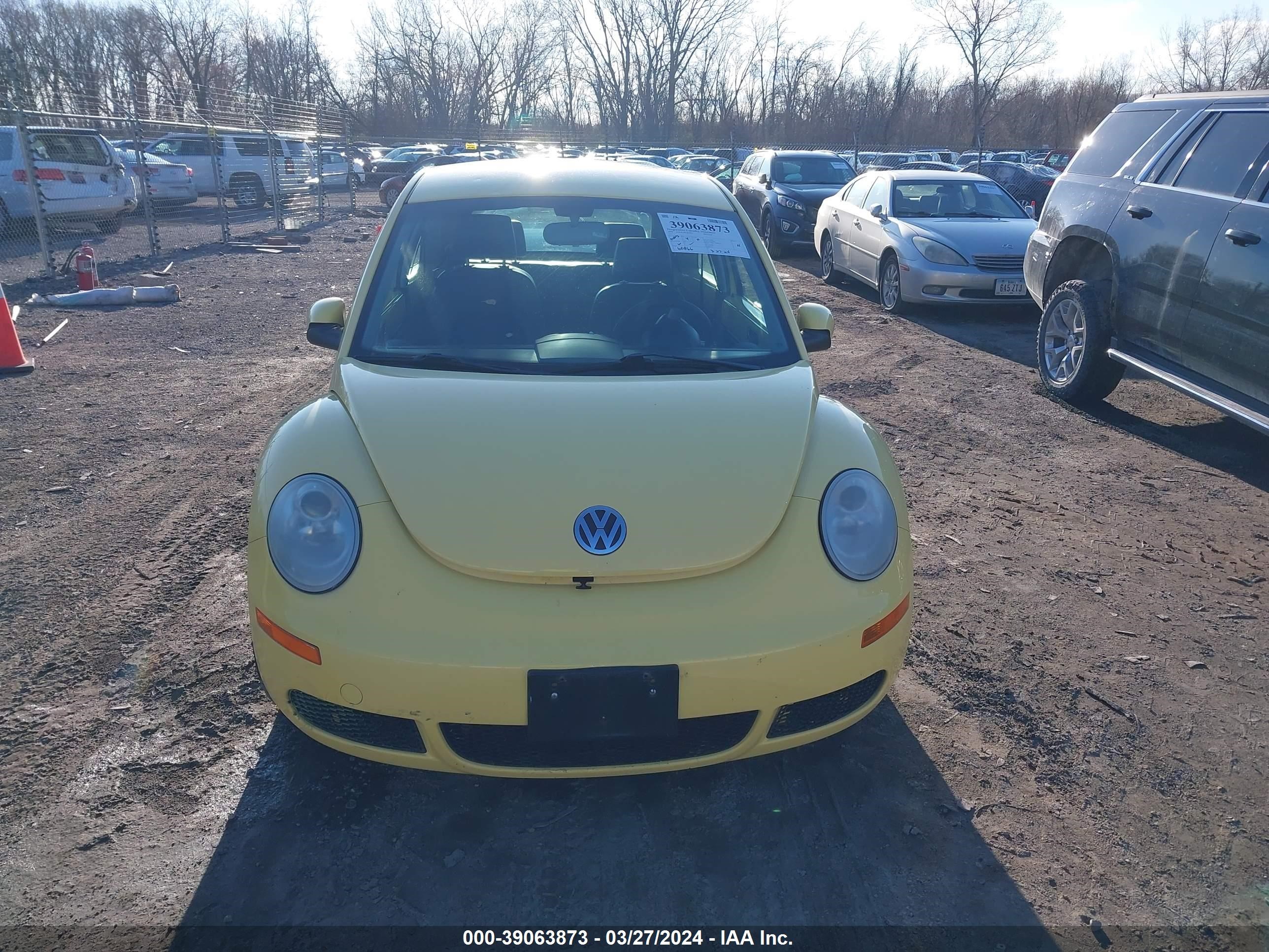 Photo 11 VIN: 3VWPW31C58M514276 - VOLKSWAGEN BEETLE 