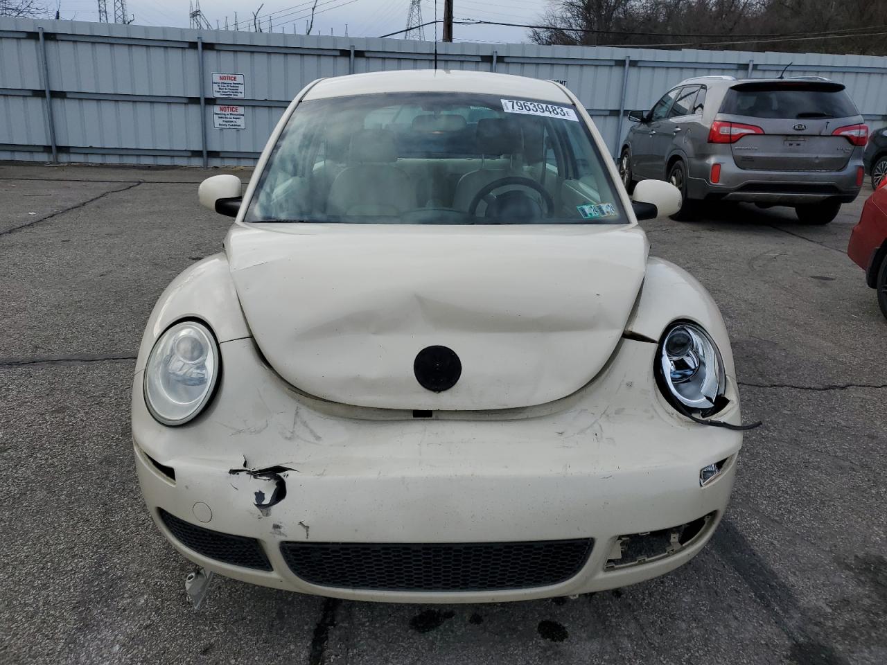 Photo 4 VIN: 3VWPW31C78M521567 - VOLKSWAGEN BEETLE 