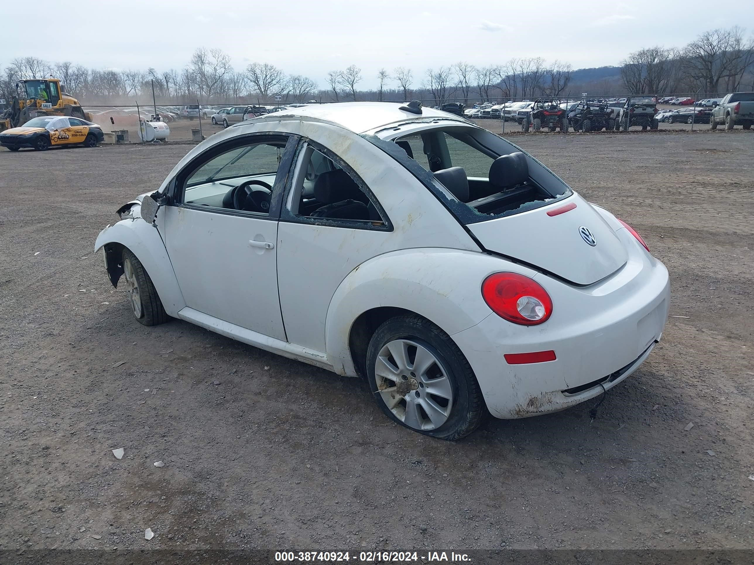 Photo 2 VIN: 3VWPW31C79M516435 - VOLKSWAGEN BEETLE 