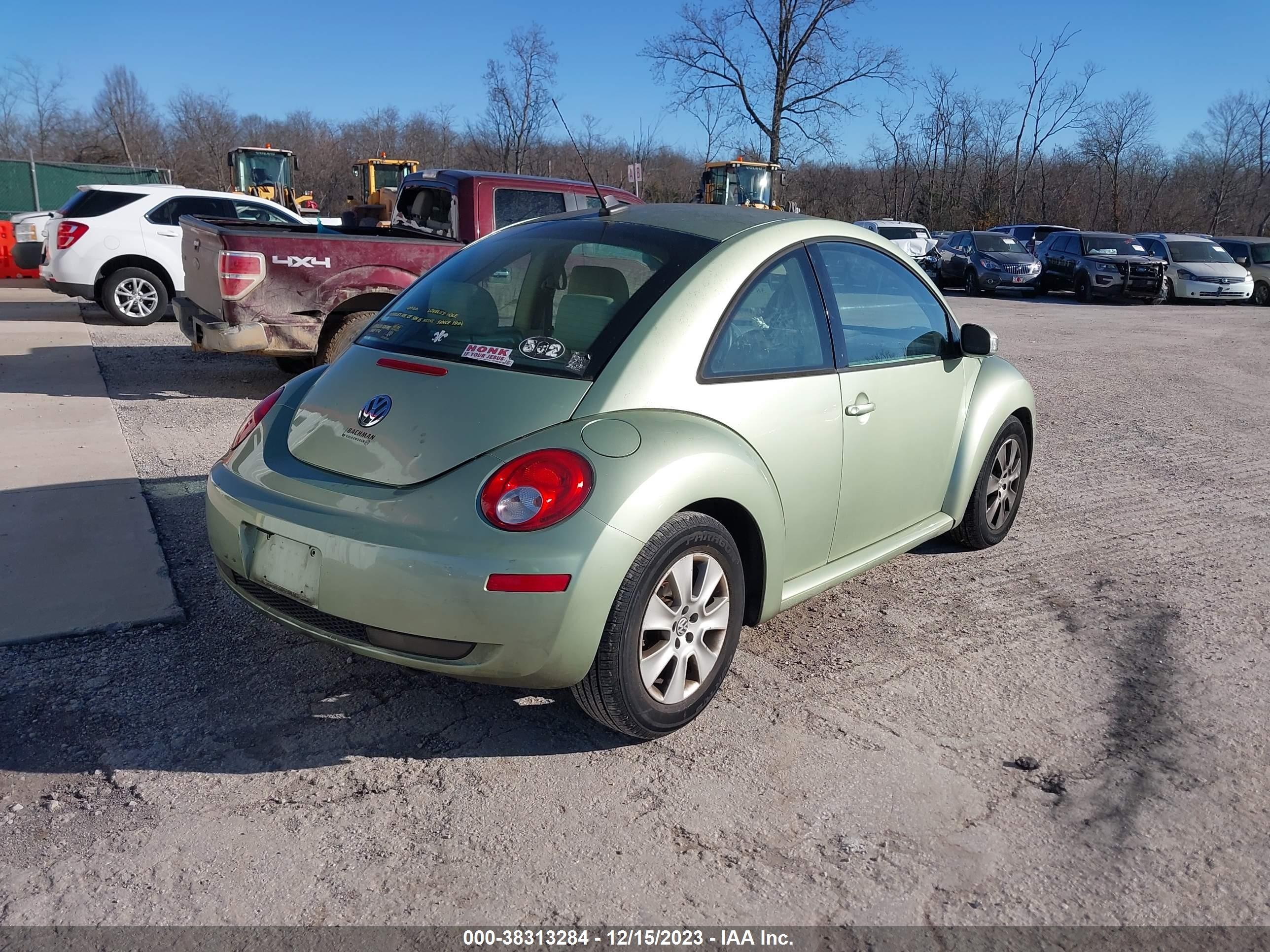 Photo 3 VIN: 3VWPW31C98M509873 - VOLKSWAGEN BEETLE 