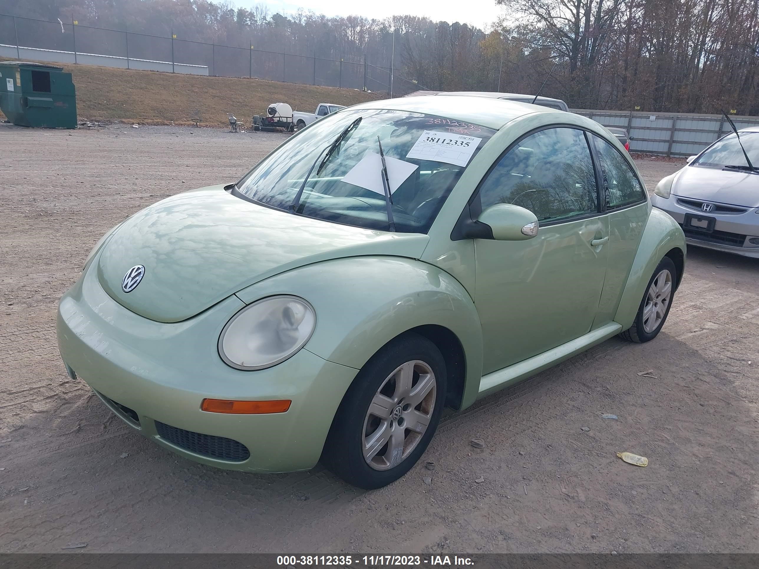 Photo 1 VIN: 3VWPW31CX7M504633 - VOLKSWAGEN BEETLE 