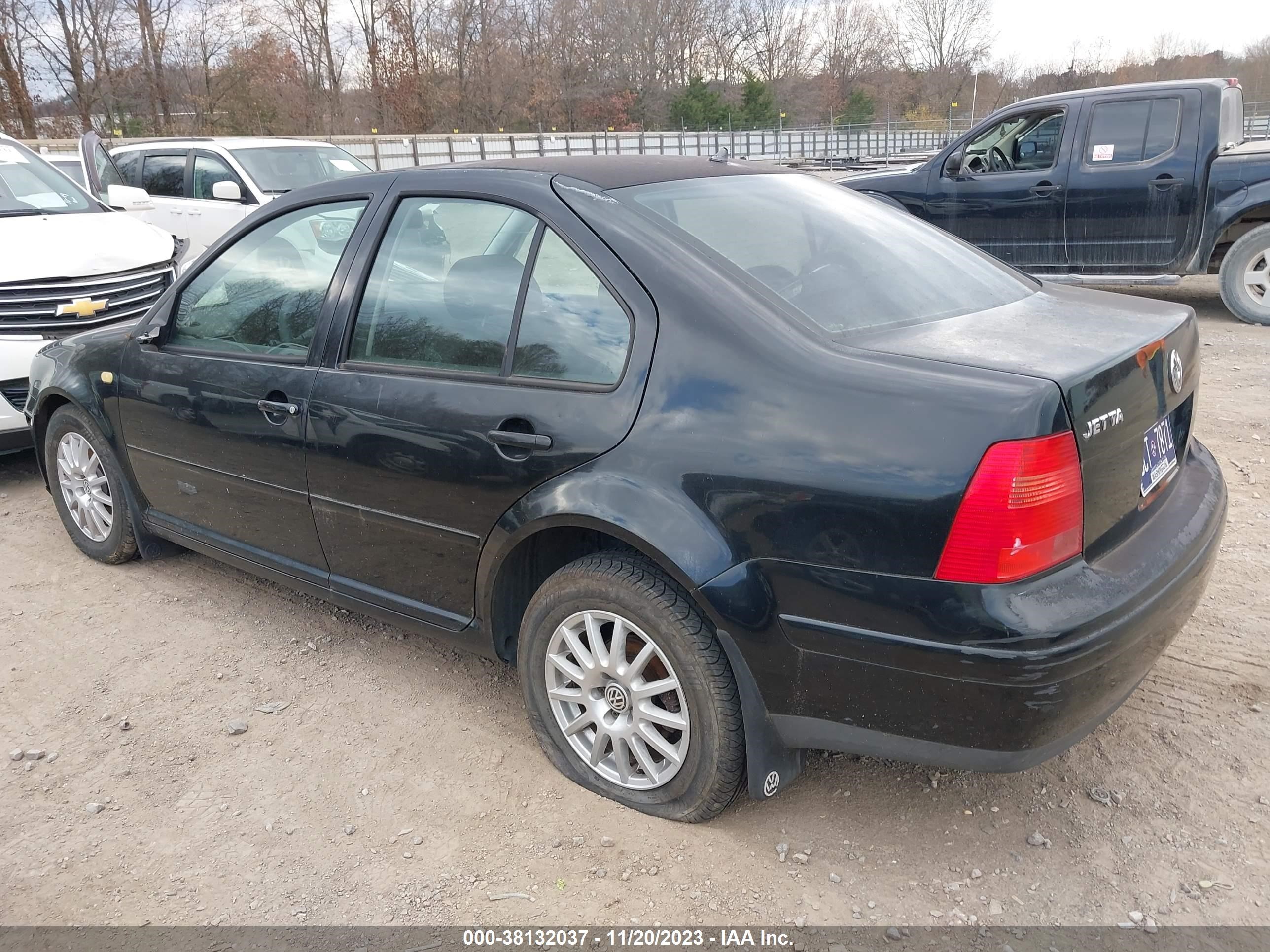 Photo 2 VIN: 3VWRA29M7XM101790 - VOLKSWAGEN JETTA 