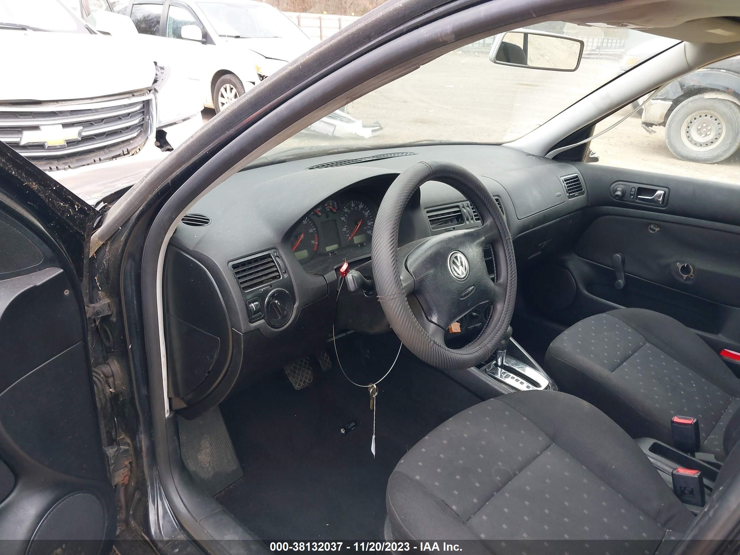 Photo 4 VIN: 3VWRA29M7XM101790 - VOLKSWAGEN JETTA 