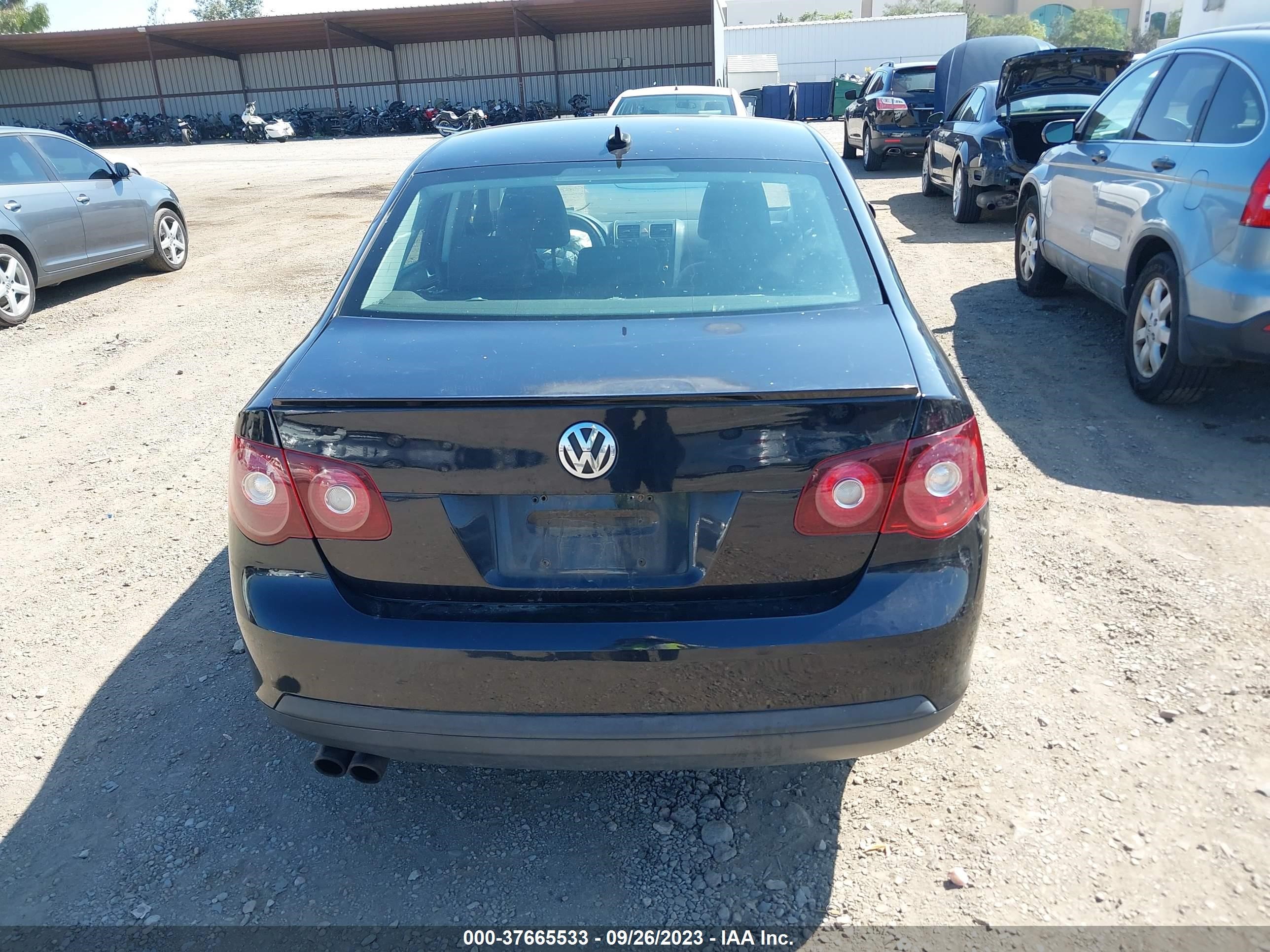 Photo 15 VIN: 3VWRA7AJ0AM109672 - VOLKSWAGEN JETTA 