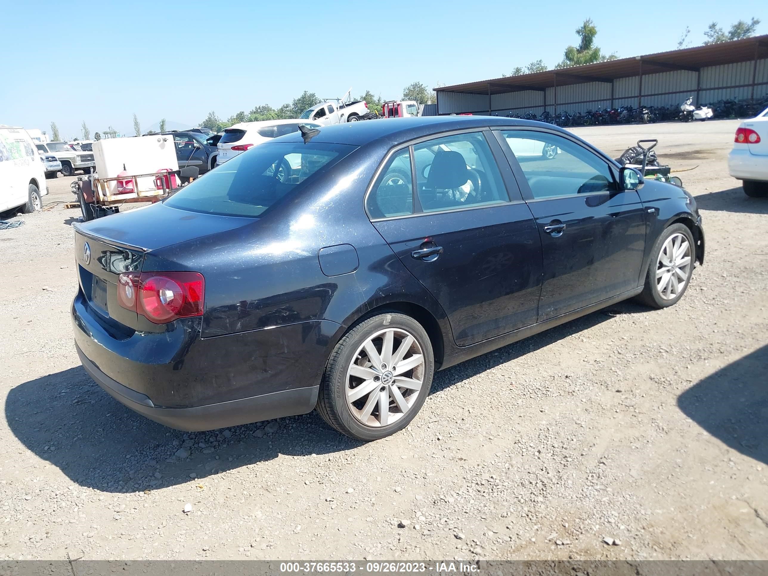 Photo 3 VIN: 3VWRA7AJ0AM109672 - VOLKSWAGEN JETTA 