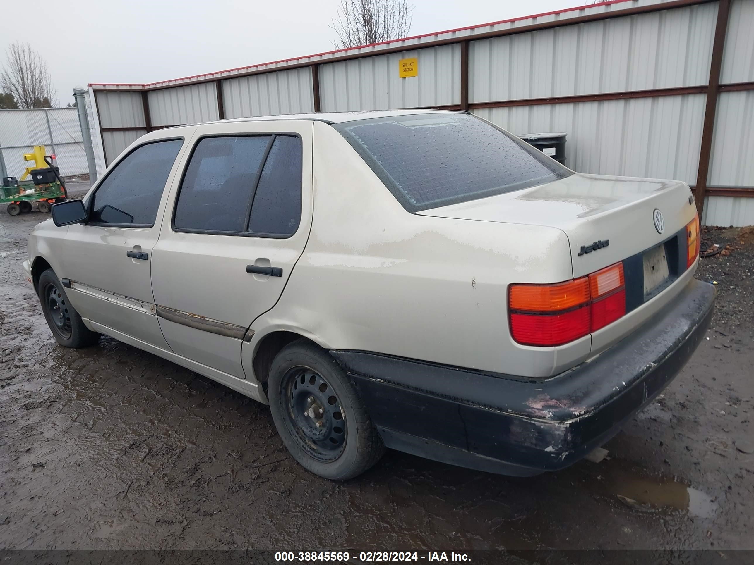 Photo 2 VIN: 3VWRA81H1TM033322 - VOLKSWAGEN JETTA 