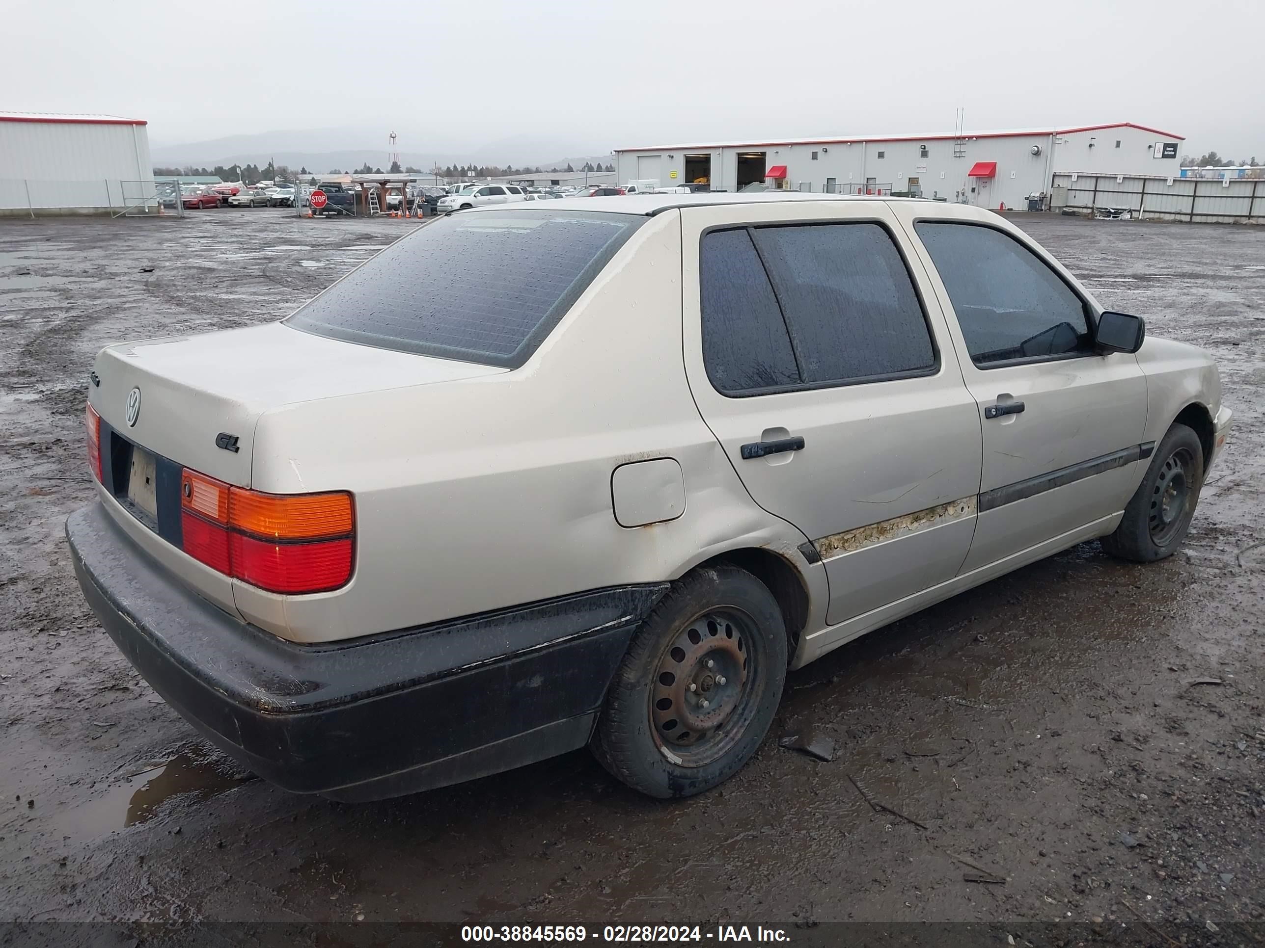 Photo 3 VIN: 3VWRA81H1TM033322 - VOLKSWAGEN JETTA 