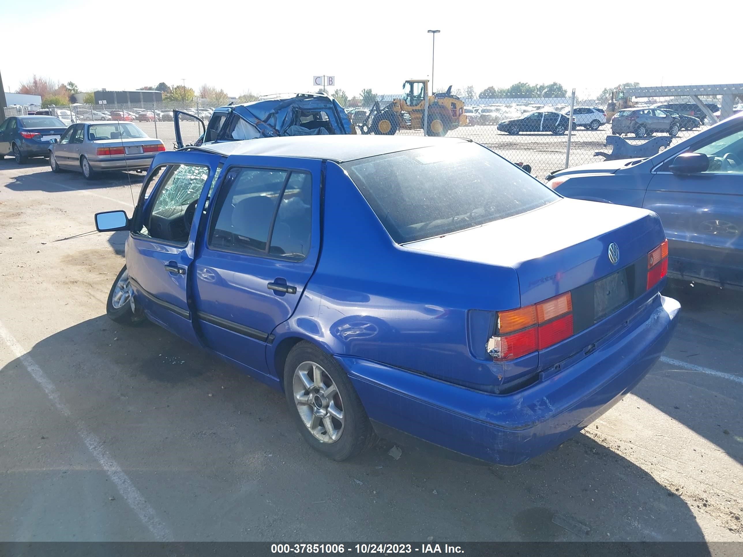 Photo 2 VIN: 3VWRA81H4WM209204 - VOLKSWAGEN JETTA 