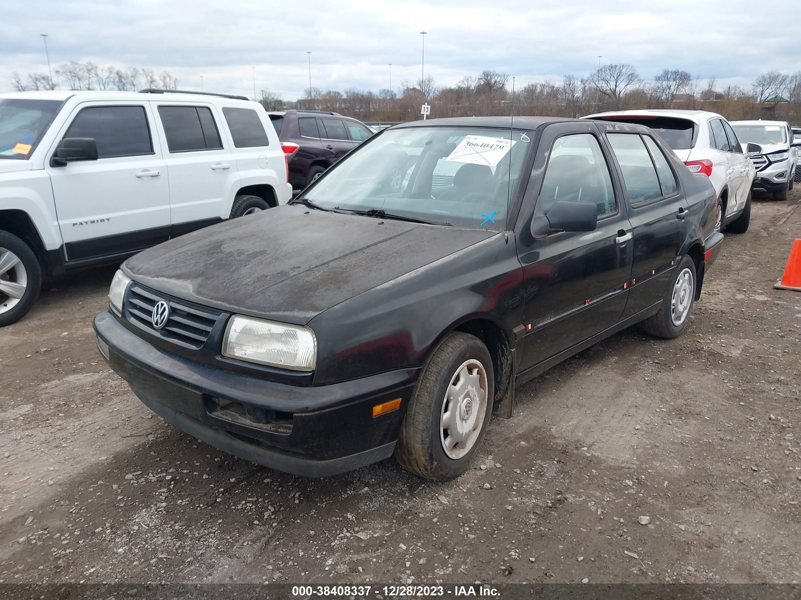 Photo 1 VIN: 3VWRA81H5VM054144 - VOLKSWAGEN JETTA 