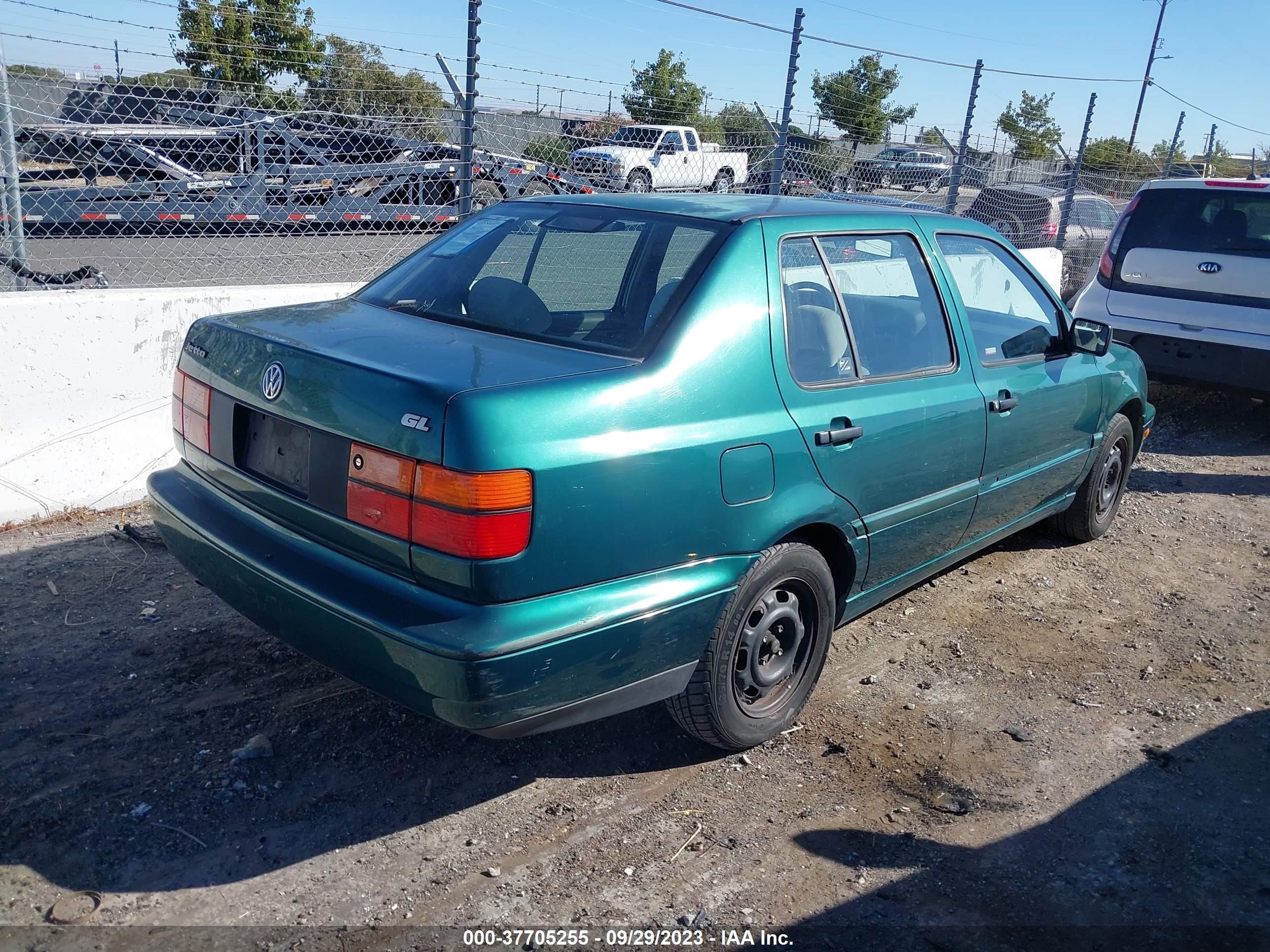 Photo 3 VIN: 3VWRB81H6VM006326 - VOLKSWAGEN JETTA 