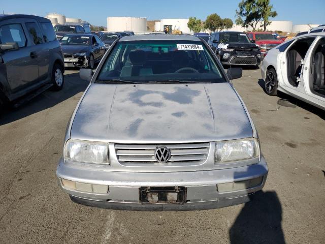 Photo 4 VIN: 3VWRB81HXWM136725 - VOLKSWAGEN JETTA GL 