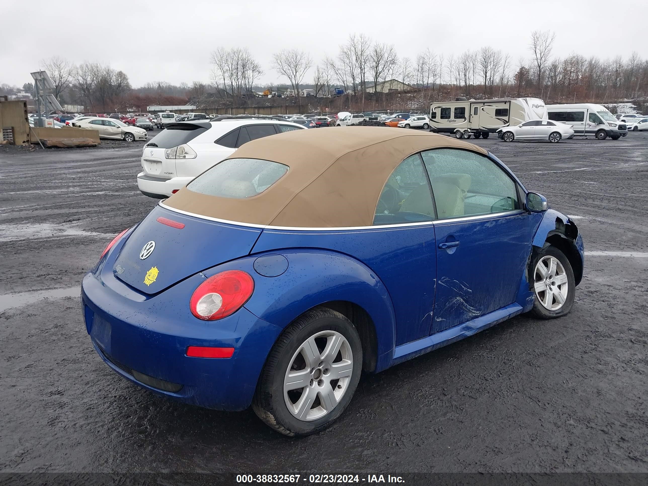 Photo 3 VIN: 3VWRF31Y07M414198 - VOLKSWAGEN BEETLE 