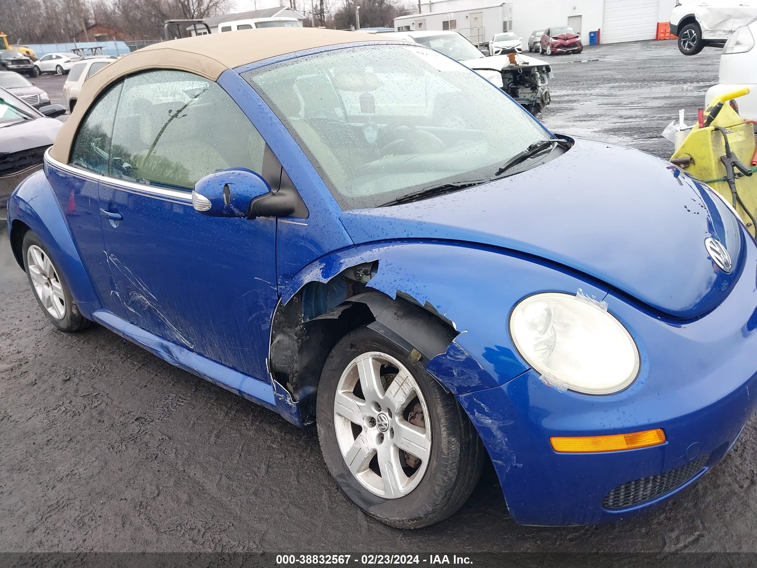 Photo 5 VIN: 3VWRF31Y07M414198 - VOLKSWAGEN BEETLE 